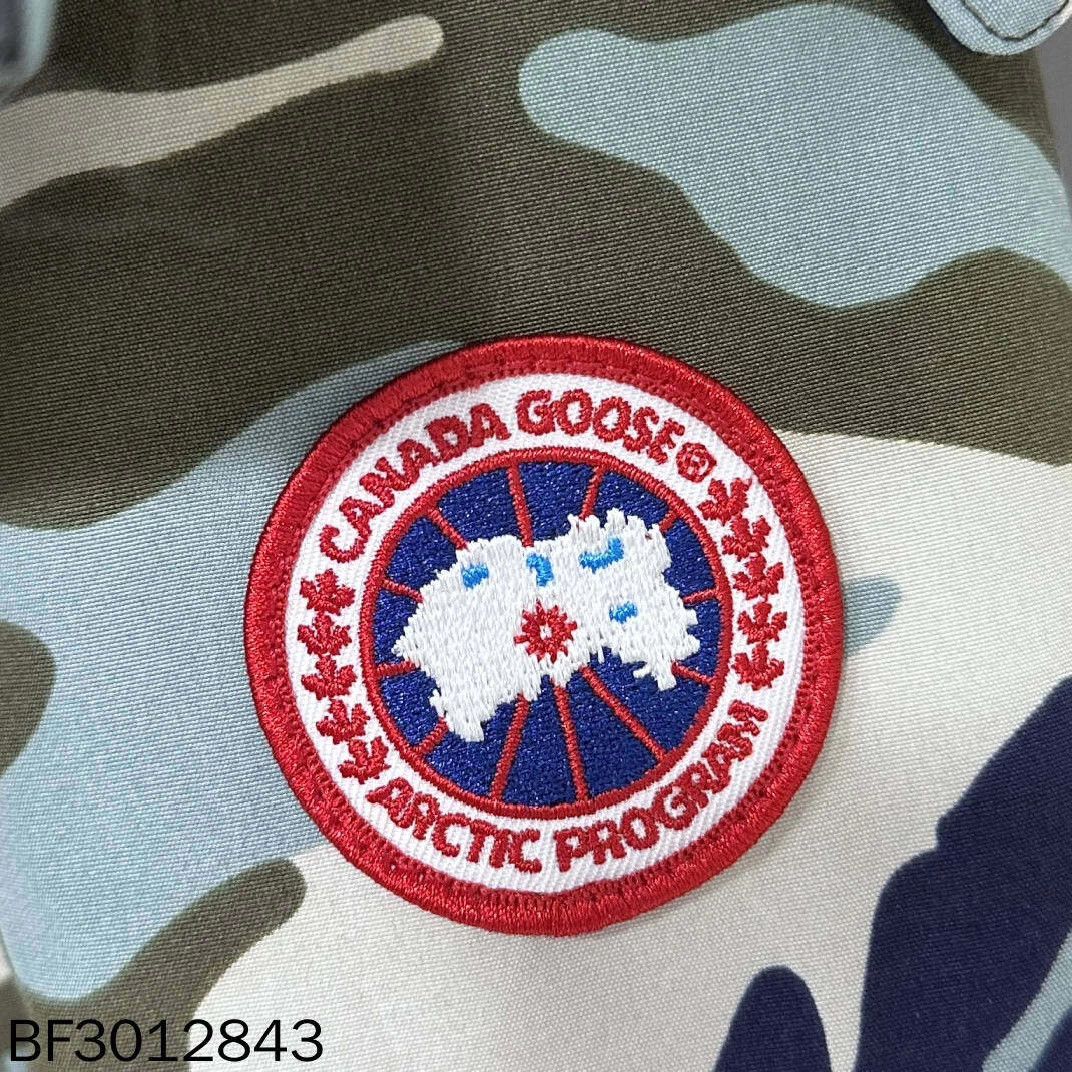 Canada Goose Canada Goose camo logo hooded down jacket XL Size US XL / EU 56 / 4 - 6 Thumbnail