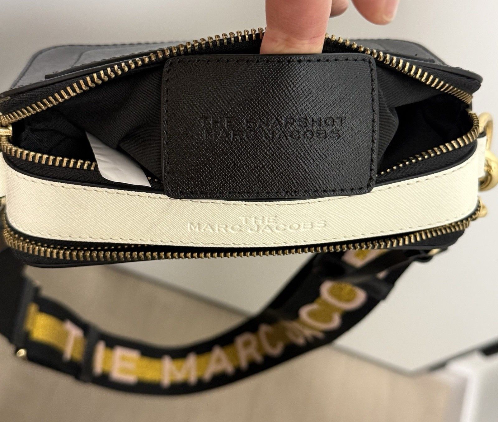 Marc Jacobs Marc Jacobs The Snapshot Camera Bag Crossbody Womens Leather Size ONE SIZE - 19 Thumbnail