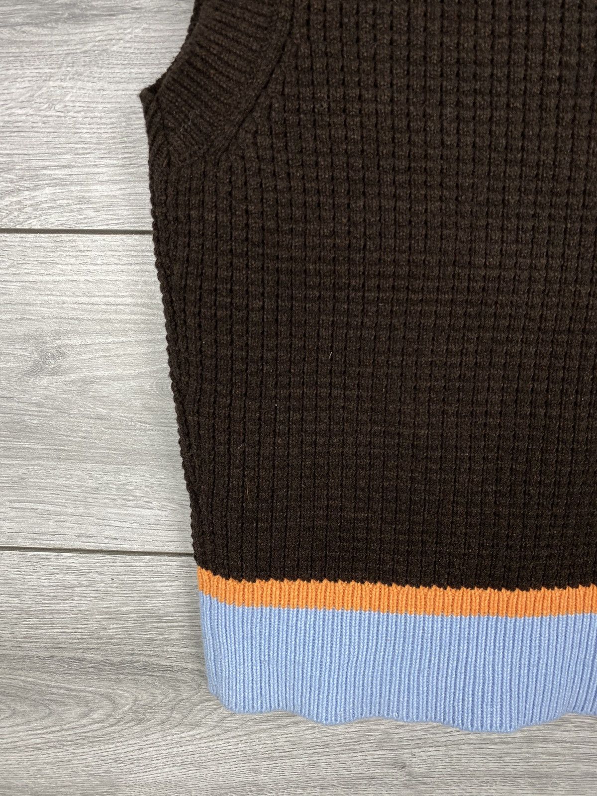 Marni Marni x Uniqlo V-Neck Knitted West Size XL / US 12-14 / IT 48-50 - 13 Thumbnail
