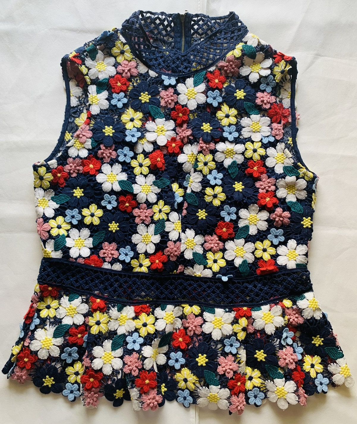 Sea New York Sea NY Flower Bloom Lace/Embroider Sleeveless 3D blouse 6 LN Size M / US 6-8 / IT 42-44 - 1 Thumbnail