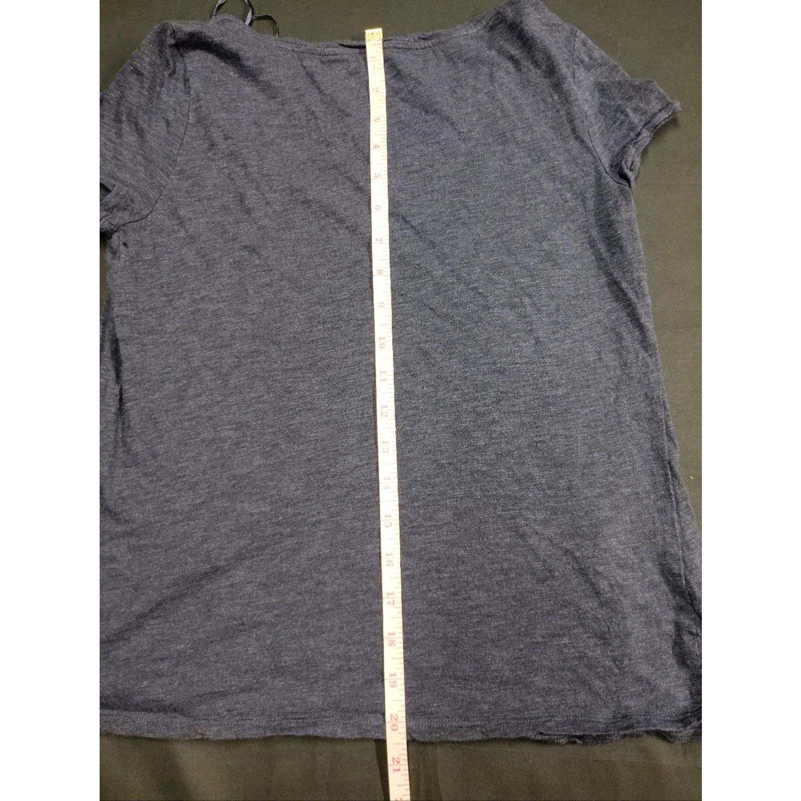 Vince Camuto Vince Camuto Heather Gray V-Neck Short Sleeve Tee with Studs Size XXS / US 00 / IT 34 - 5 Thumbnail