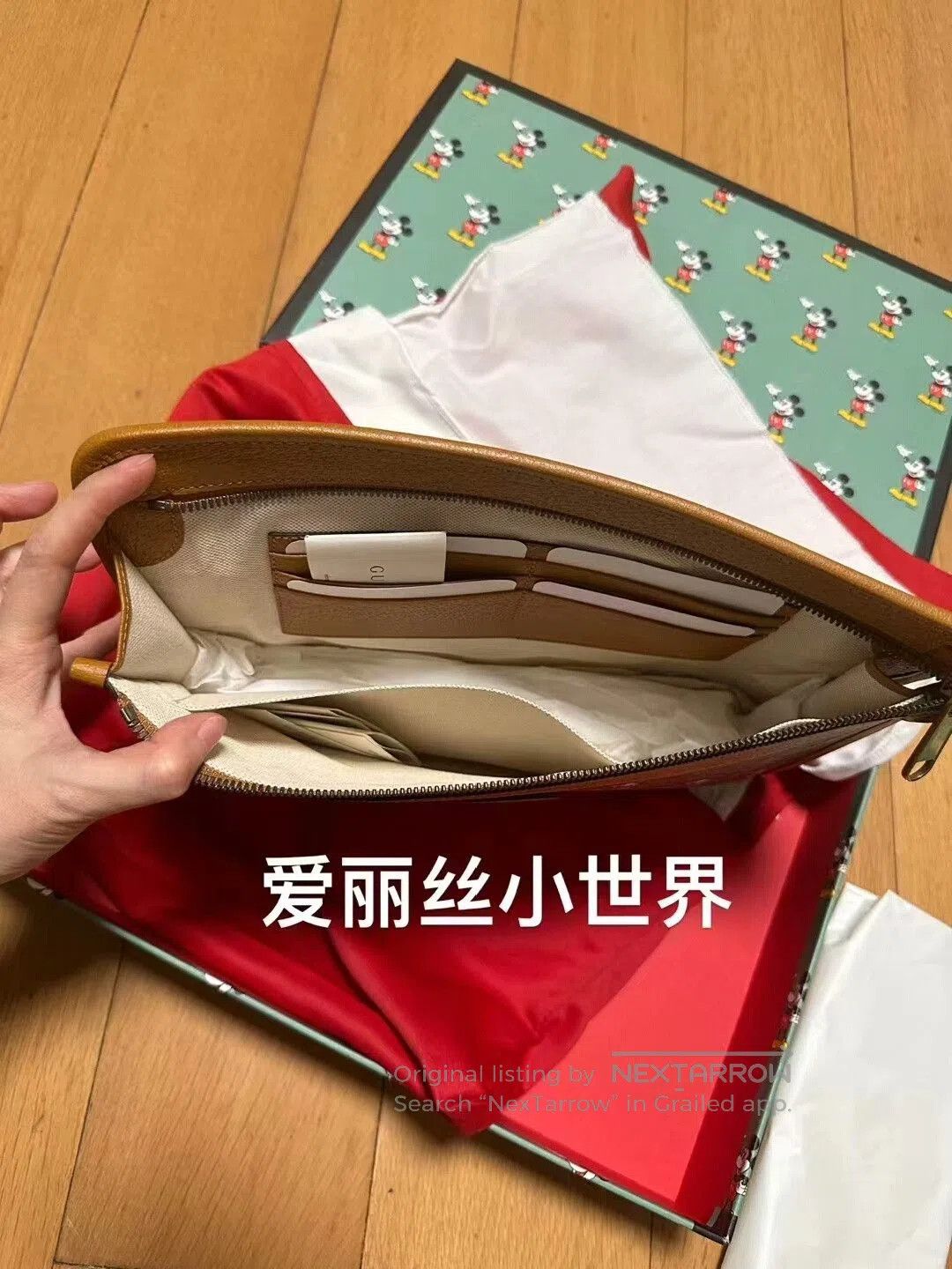 Gucci Gucci Mickey Mouse Handbag with Strap. Size ONE SIZE - 4 Thumbnail