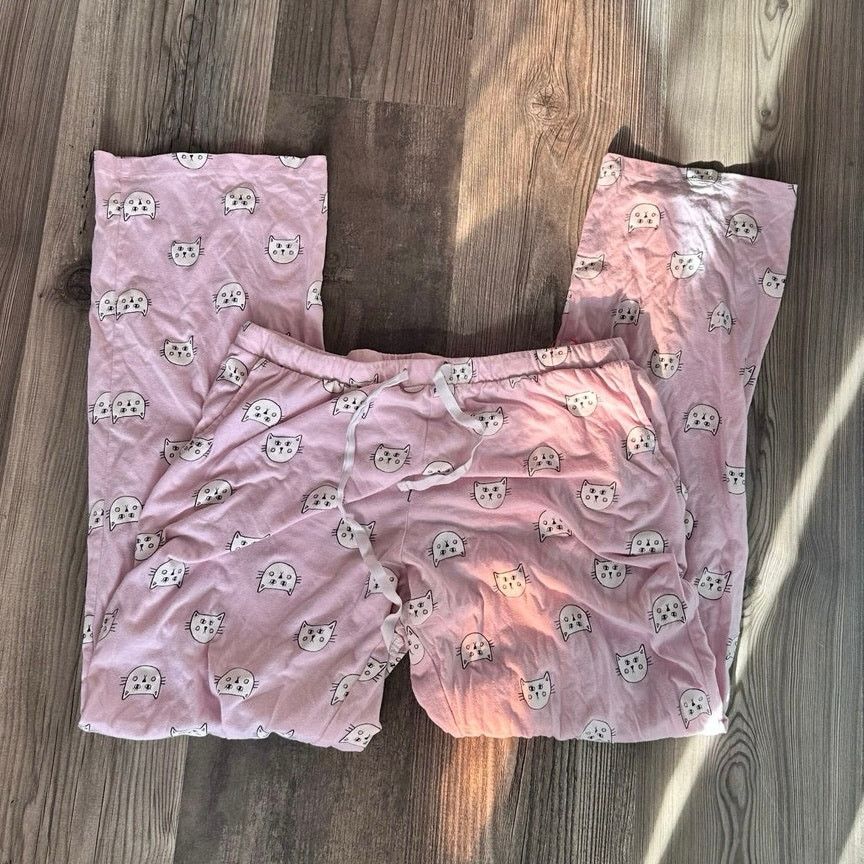Forever 21 forever 21 whire and pink cat patterned pajama pants Size ONE SIZE - 1 Thumbnail