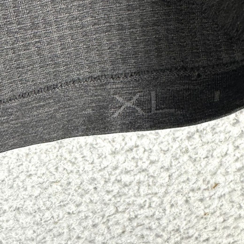 Lululemon Lululemon Henley T-Shirt Mens XL Dark Grey Long Sleeve Tee Logo Regular Fit Casual Shirt Streetwear Size US XL / EU 56 / 4 - 5 Thumbnail