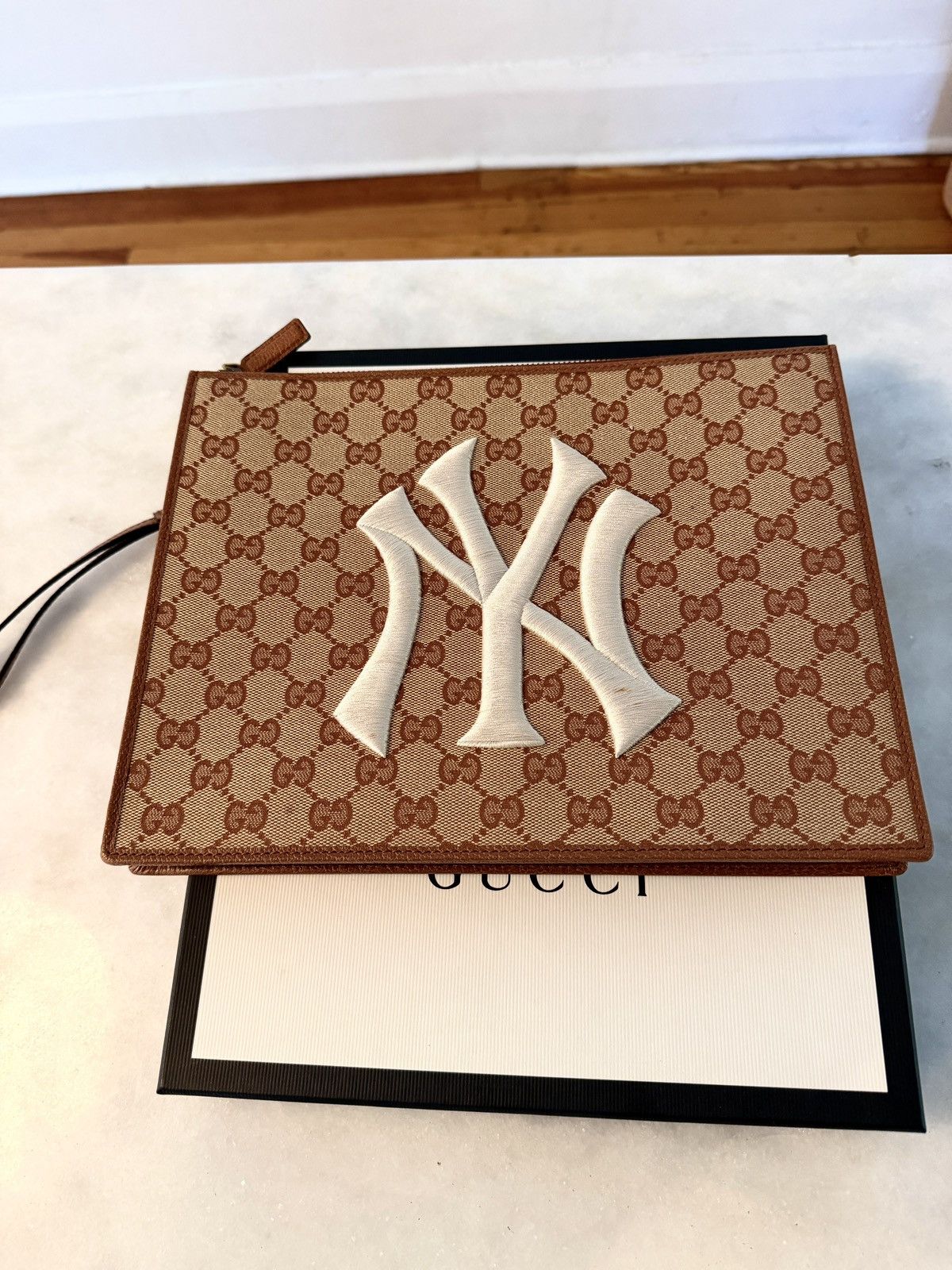 Gucci x NY Yankees GG Canvas Portfolio / Clutch