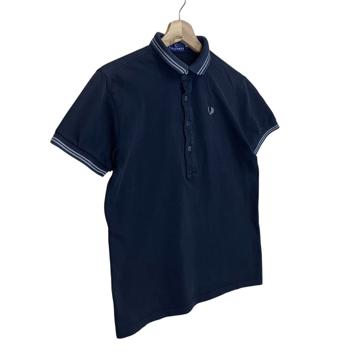 Fred Perry × Japanese Brand × Vintage Vintage 90s Fred Perry Small Logo Collar Shirts For Women Size S / US 4 / IT 40 - 2 Thumbnail