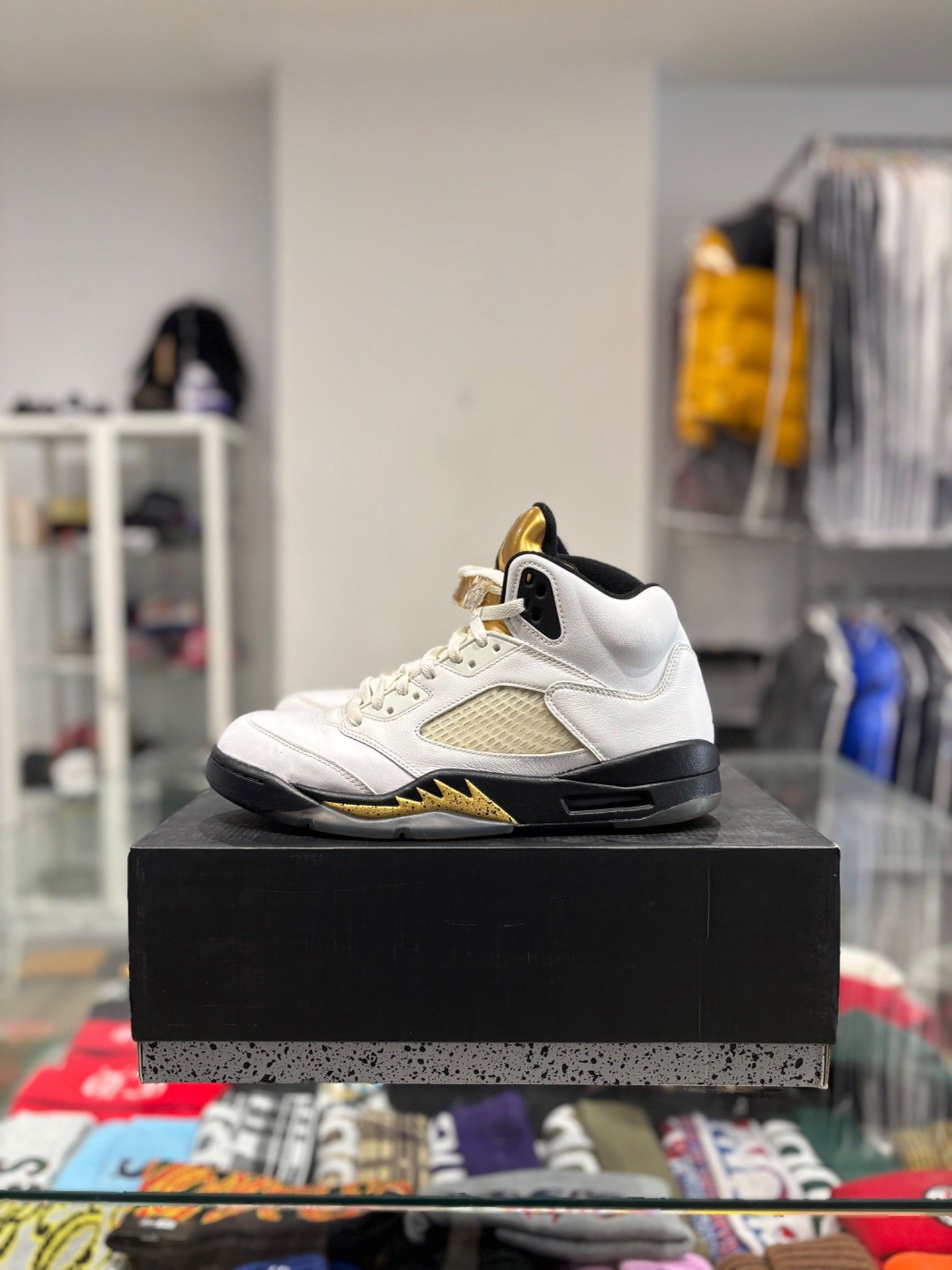 Jordan Brand Jordan 5 Olympic (2016) Size US 10.5 / EU 43-44 - 3 Thumbnail