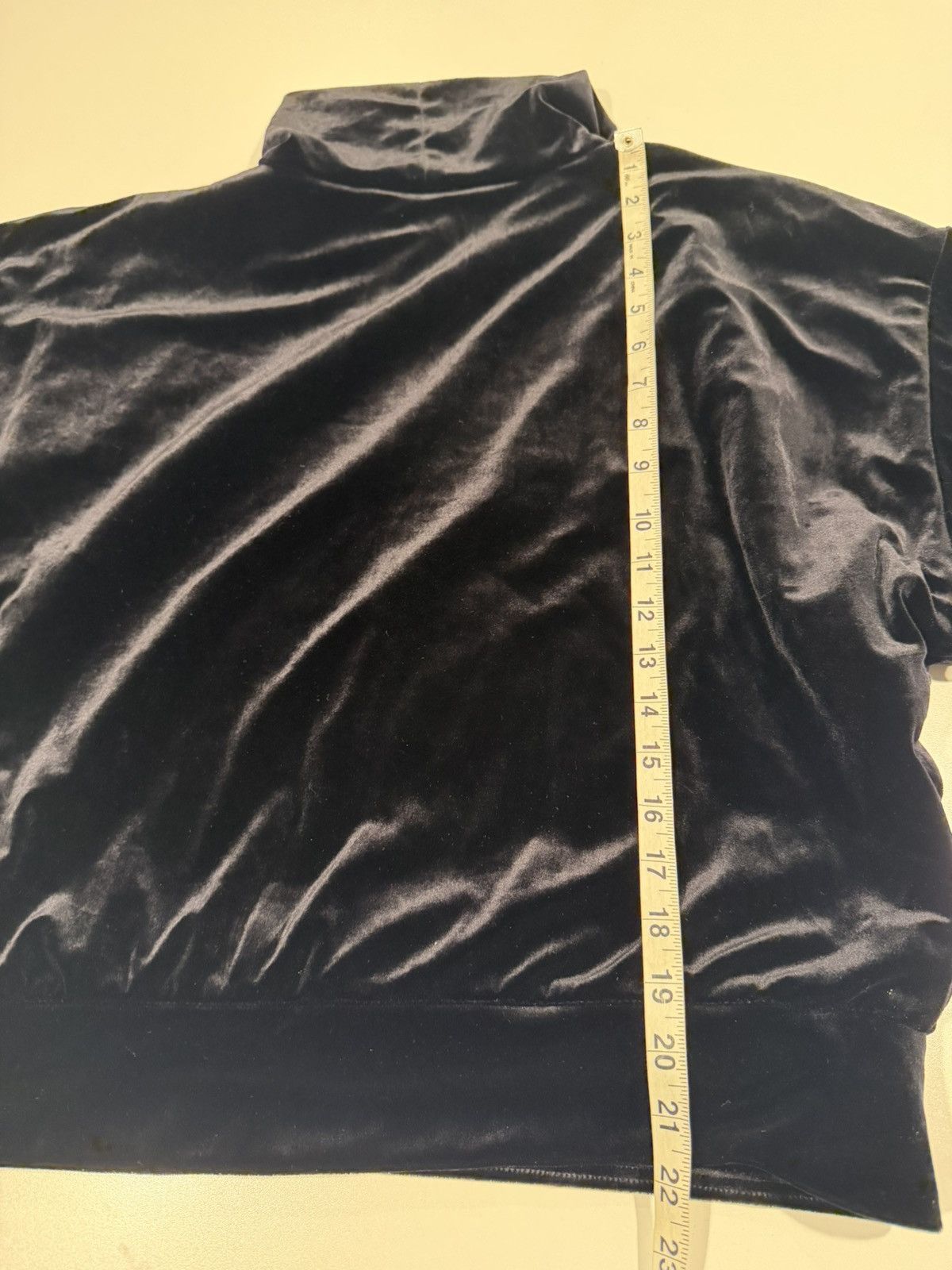 Saint Laurent Paris Saint laurent womens velvet turtleneck. L. $1390 Size L / US 10 / IT 46 - 7 Thumbnail