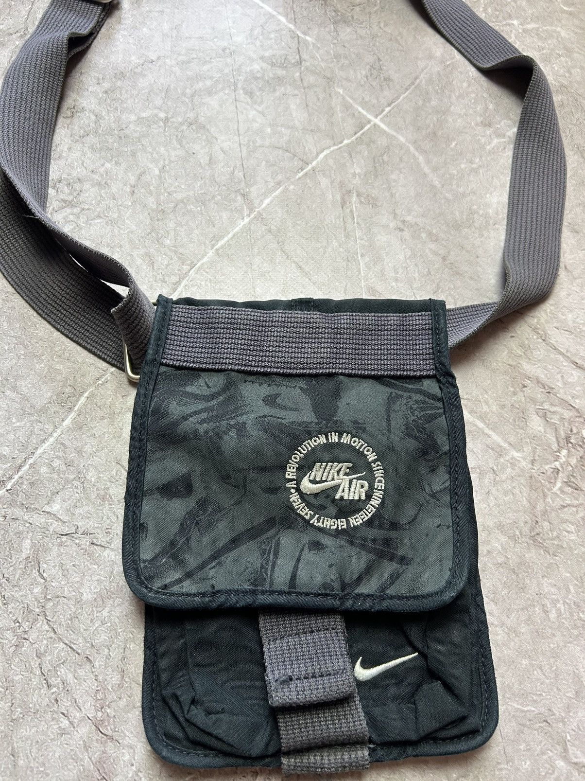 Nike × Vintage Nike Vintage Shoulder Bag Small Logo Y2K Style Messenger Size ONE SIZE - 2 Thumbnail