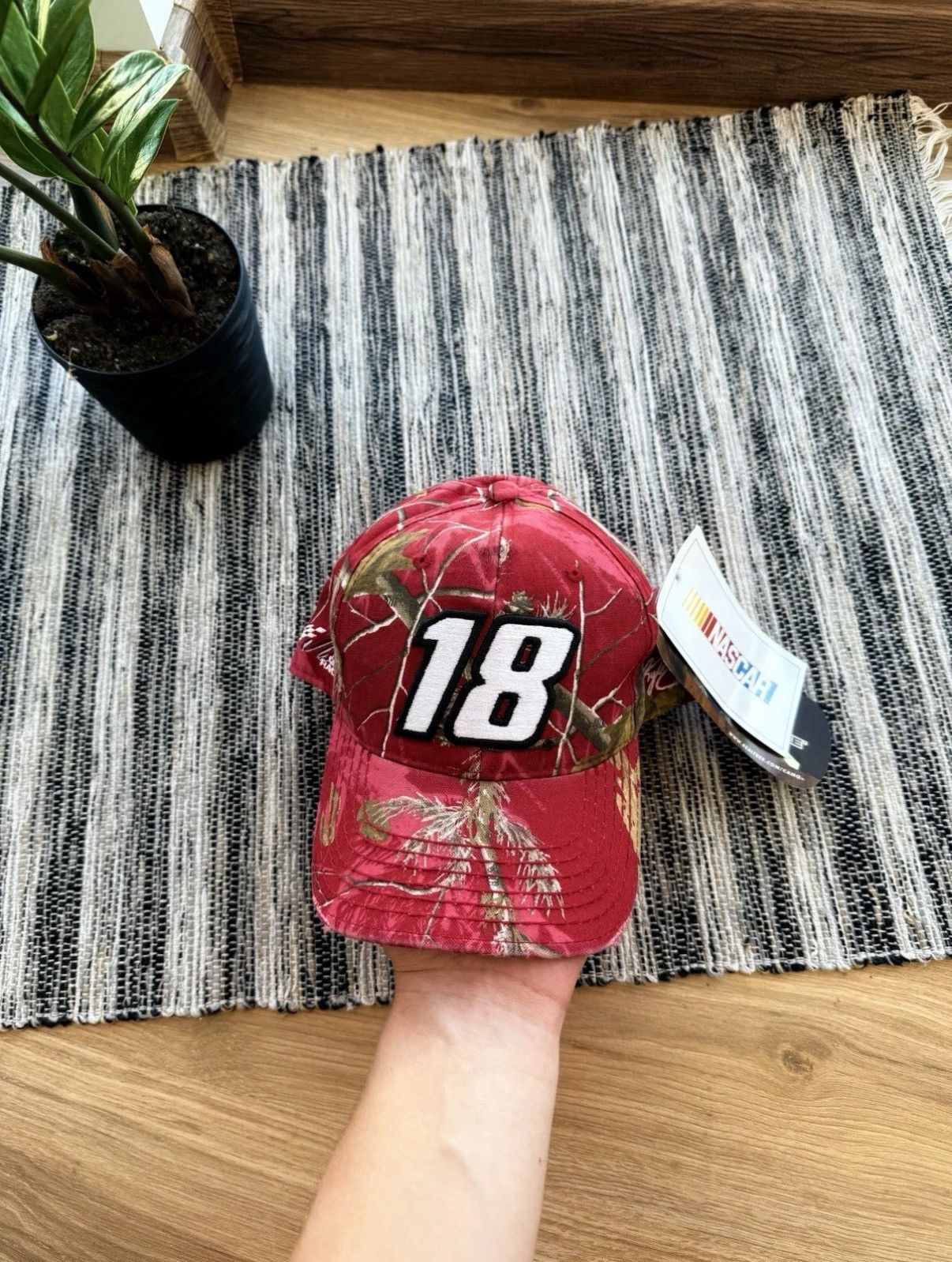 NASCAR NEW REAL TREE NASCAR RACING CAP SNAPBACK #18 JOE GIBBS RED Size ONE SIZE - 1 Thumbnail
