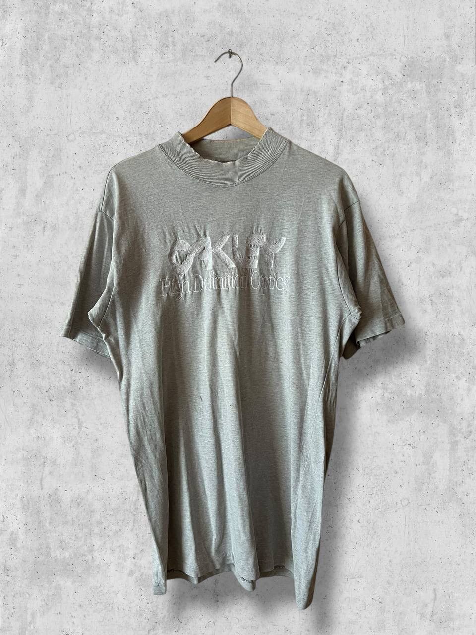 Oakley Oakley MADE IN USA 90s vintage t shirt tee big logo Size US L / EU 52-54 / 3 - 3 Thumbnail