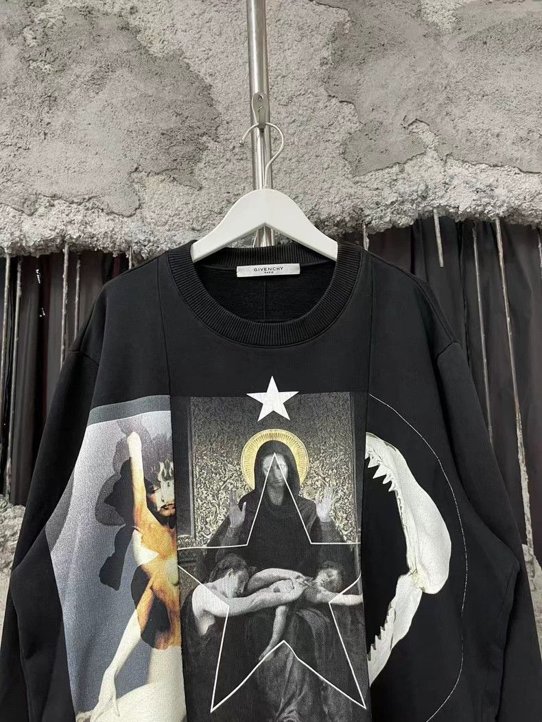 Givenchy Givenchy Givenchy Graphic Sweatshirt with Unique Prints -2 Size US M / EU 48-50 / 2 - 3 Thumbnail
