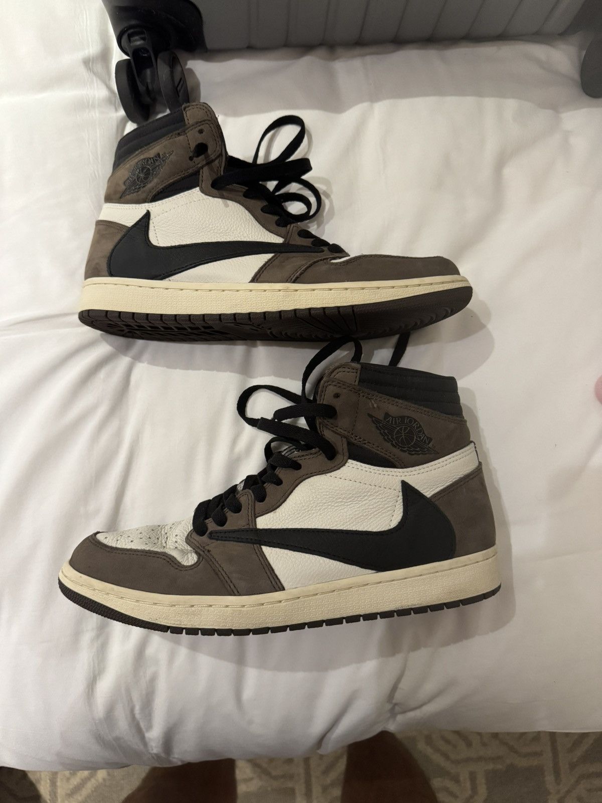 Nike Travis Scott x Air Jordan 1 ‘Mocha’ Size US 9.5 / EU 42-43 - 1 Thumbnail