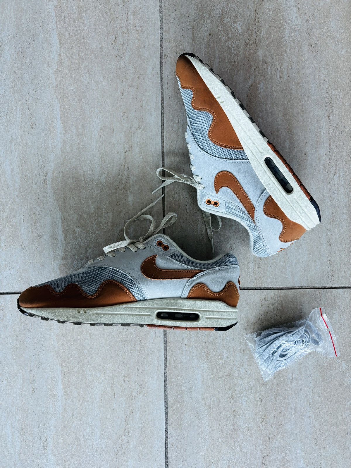 Nike × Patta NIKE PATTA AM1 OG Size US 11 / EU 44 - 2 Thumbnail