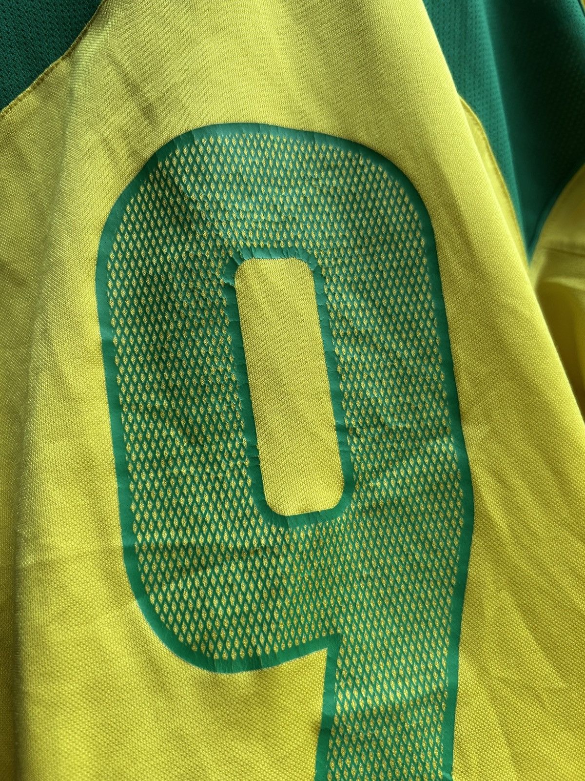 Soccerserie.comより アドリアーノ ［並行輸入品］ BRAZIL BRASIL 2004 AWAY FOOTBALL RARE SHIRT SOCCER JERSEY NIKE #7