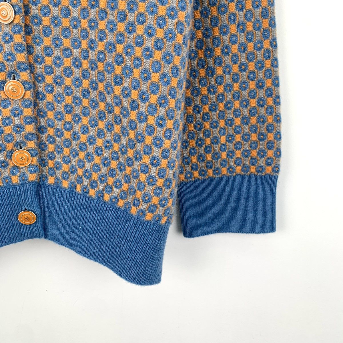 Chanel Chanel Colorblocked Cashmere Crew Neck Cardigan Size S / US 4 / IT 40 - 4 Thumbnail
