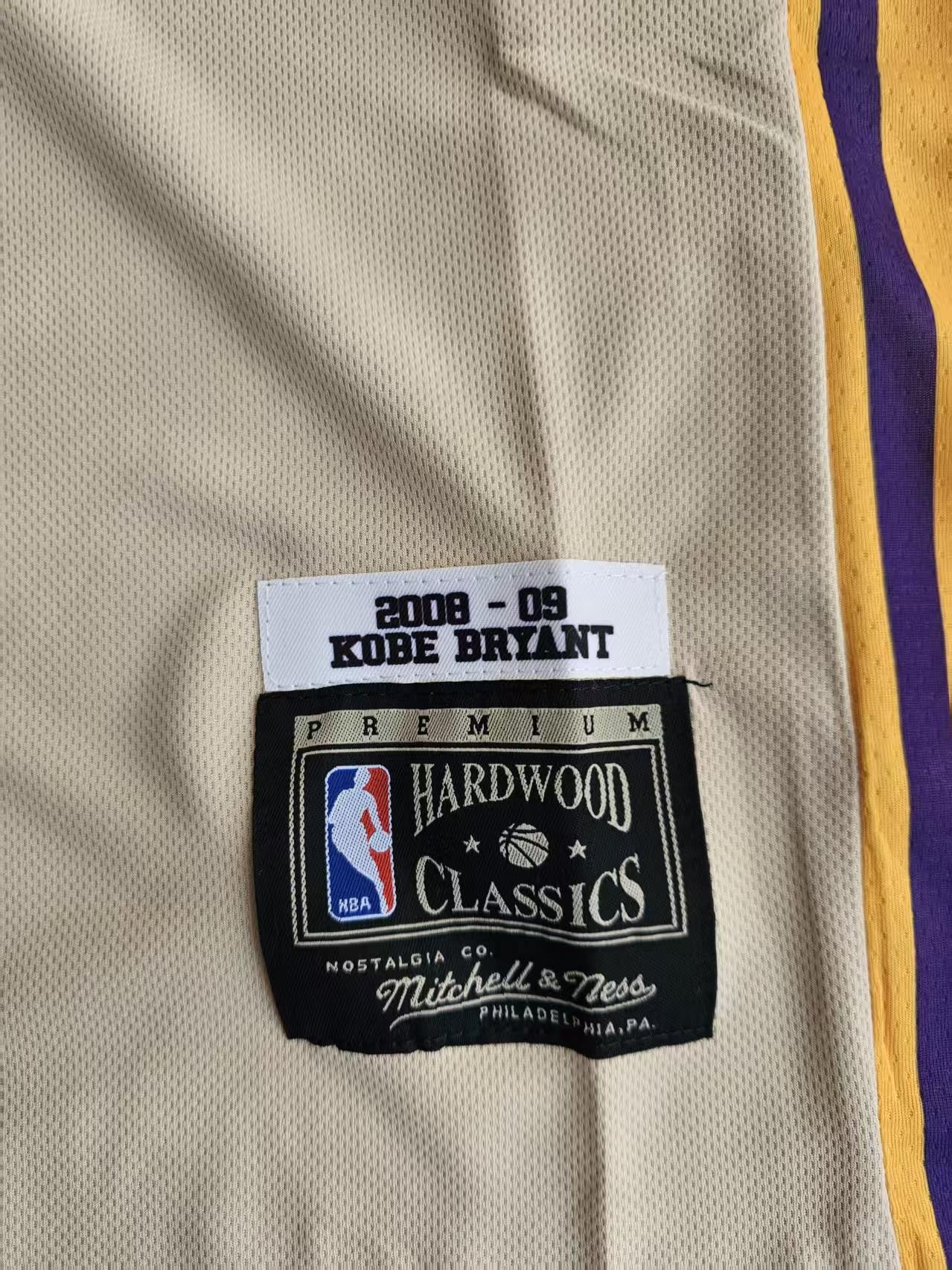 NBA Angeles Lakers #24 Kobe Bryant Jersey Size US M / EU 48-50 / 2 - 3 Thumbnail