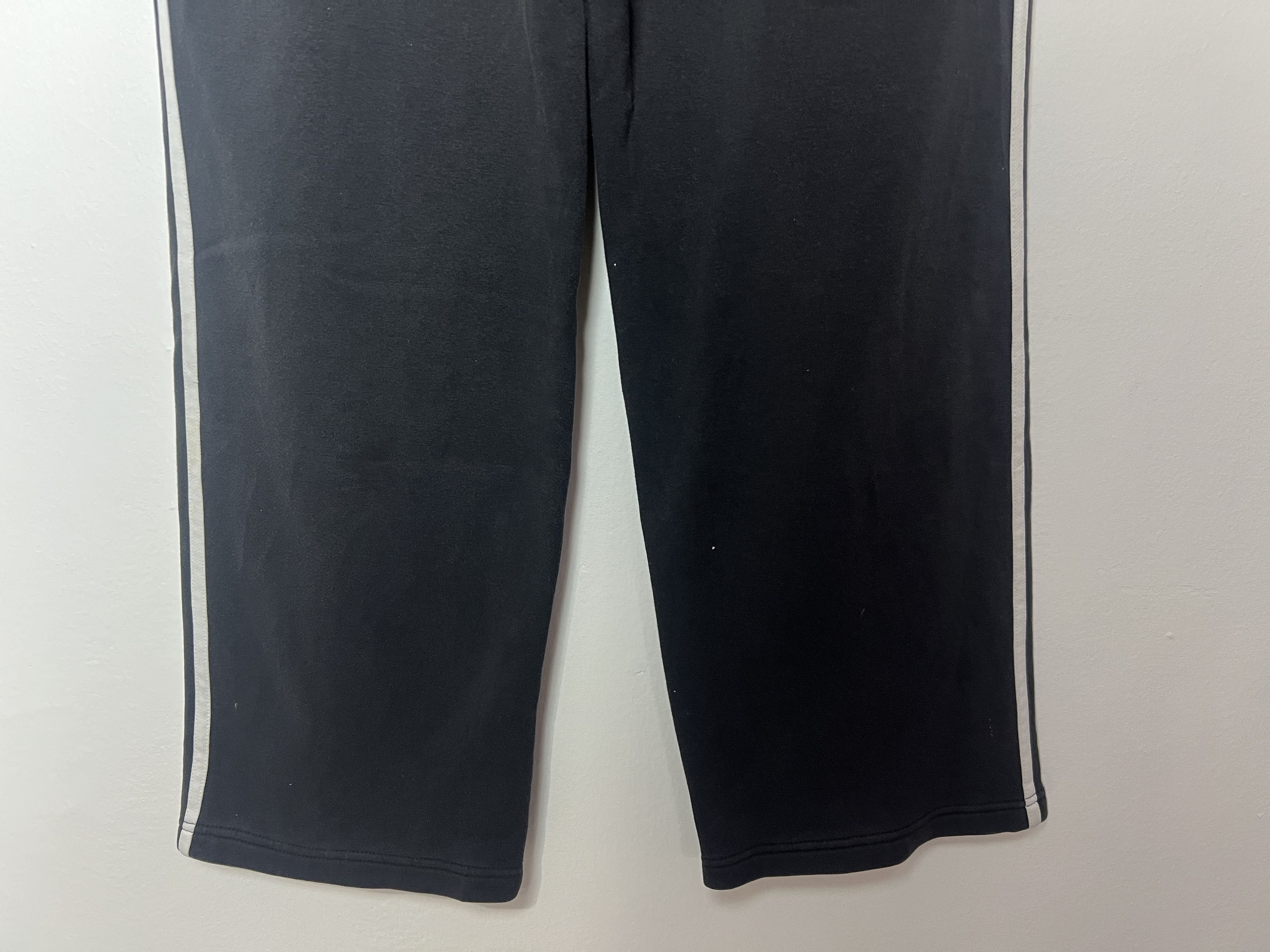 Adidas ADIDAS PRIMEGREEN ESSENTIAL WARM UP STRIPES TRACK PANT Size US 33 - 7 Thumbnail