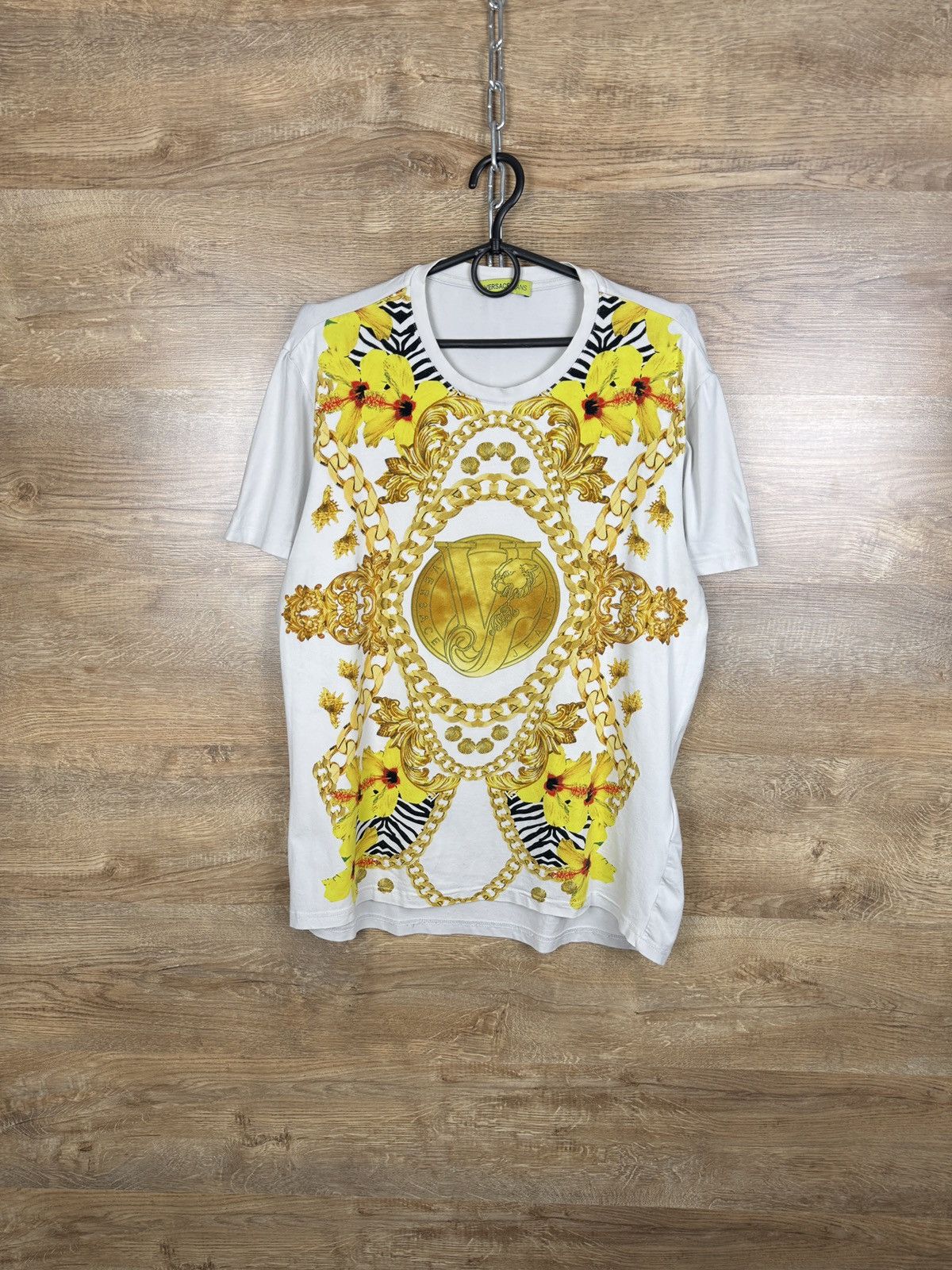 Versace Mens Vintage Versace medusa T-shirt luxury tee big logo rare Size US L / EU 52-54 / 3 - 1 Thumbnail