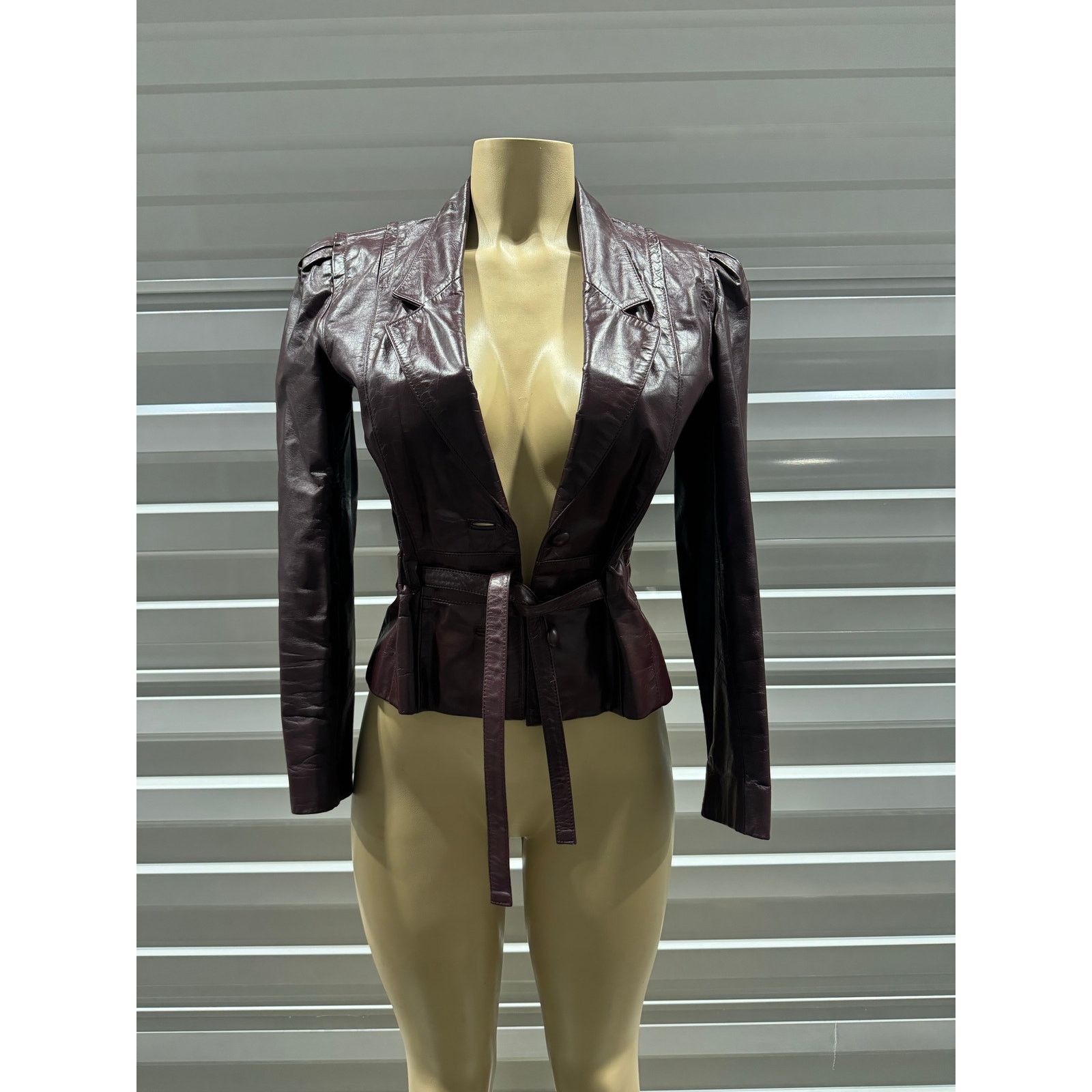 Vintage Burgundy leather blazer Size M / US 6-8 / IT 42-44 - 1 Thumbnail