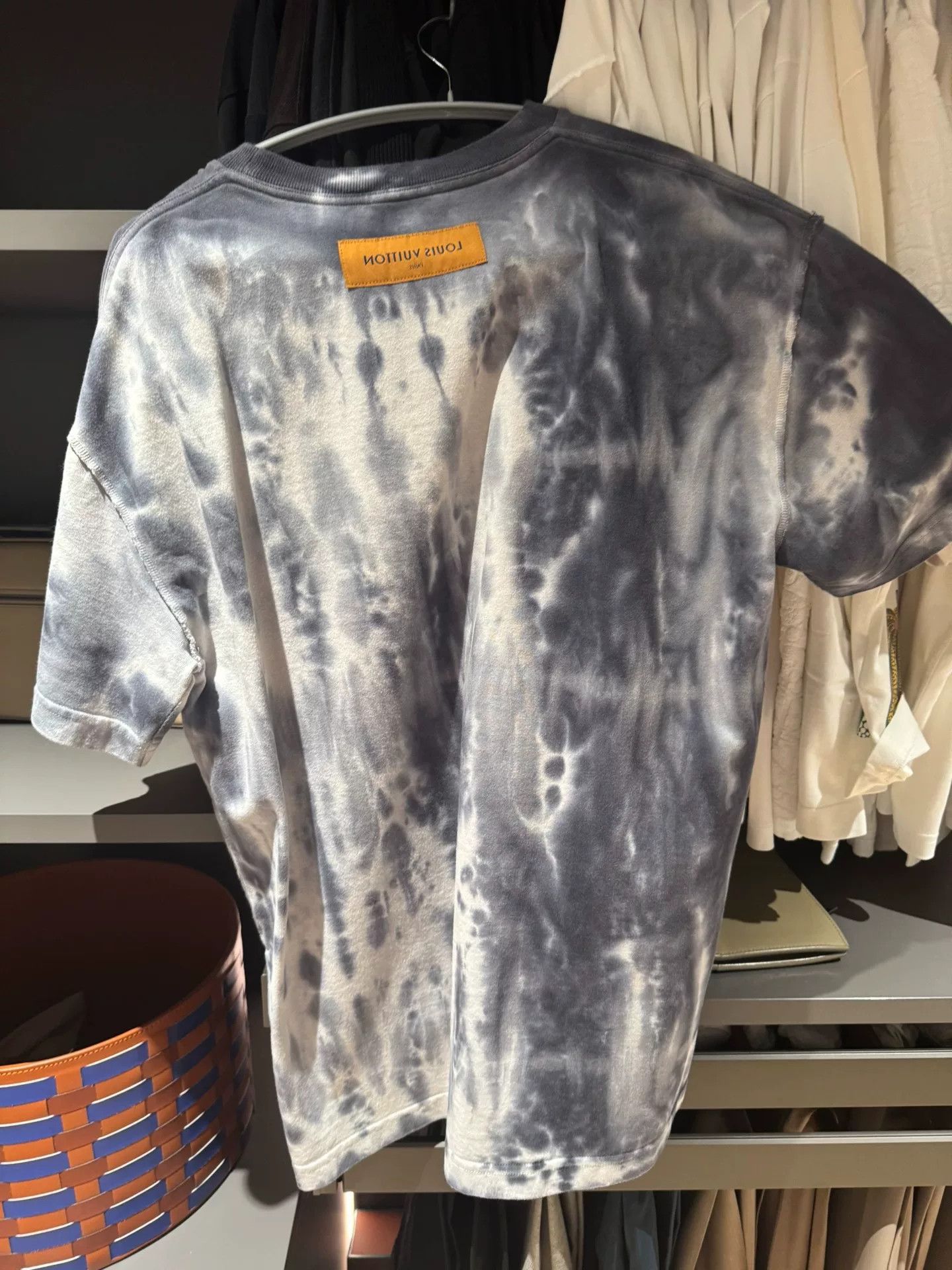 Louis Vuitton louis vuitton tie-dye graphic t-shirt Size US M / EU 48-50 / 2 - 5 Thumbnail