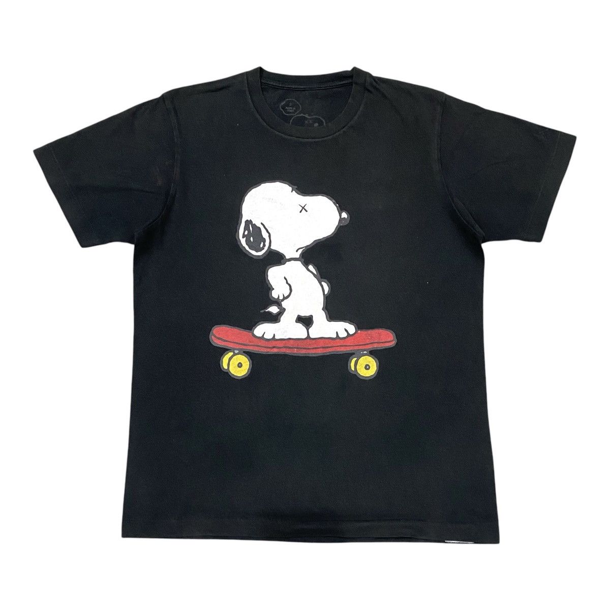 Kaws × Peanuts × Uniqlo Kaws Peanut Cartoon Skate UT Graphic Tshirt Size US S / EU 44-46 / 1 - 1 Thumbnail