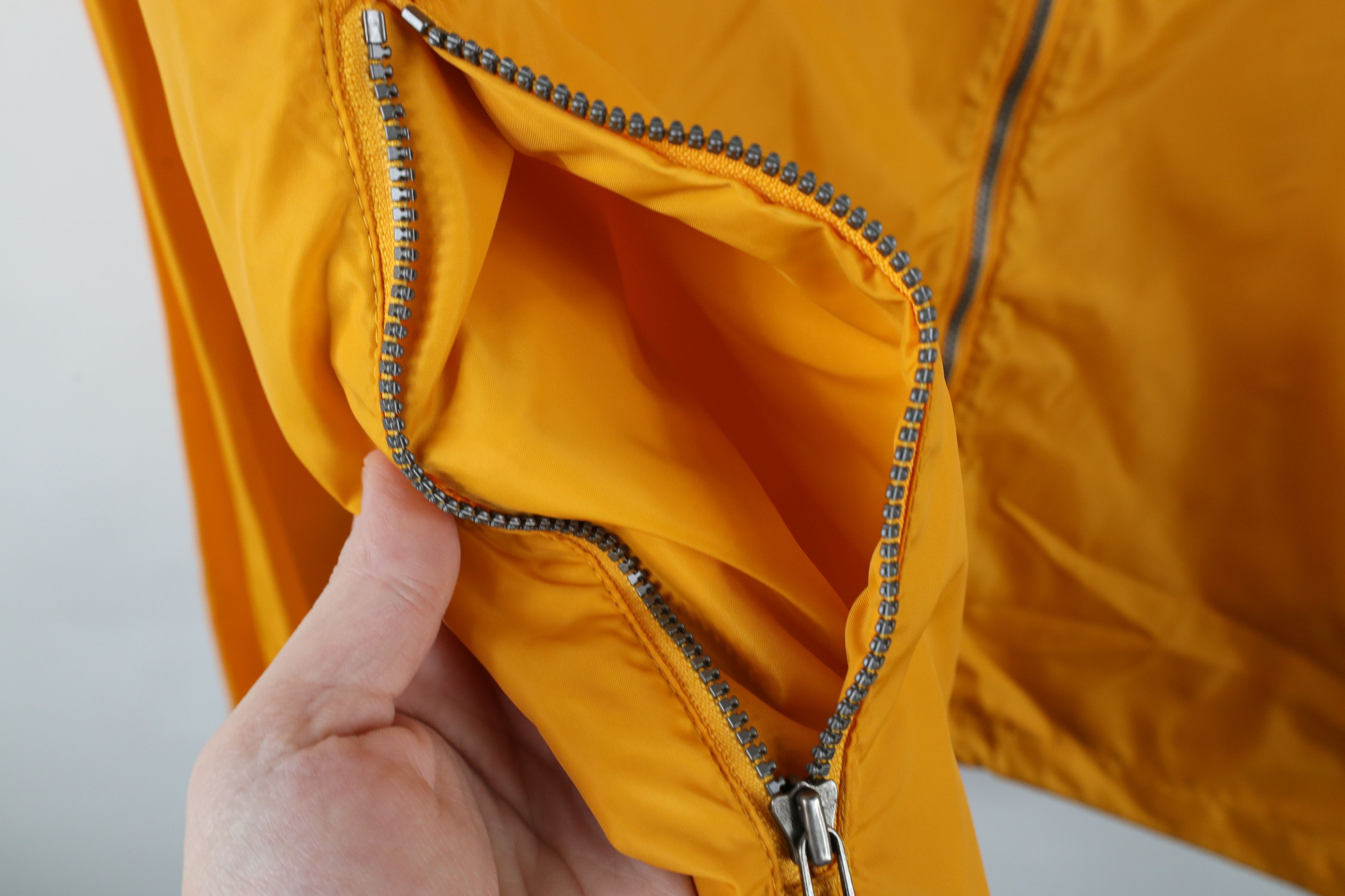 Vintage Vintage 90s Notre Dame University Hooded Windbreaker Jacket Size US L / EU 52-54 / 3 - 5 Thumbnail