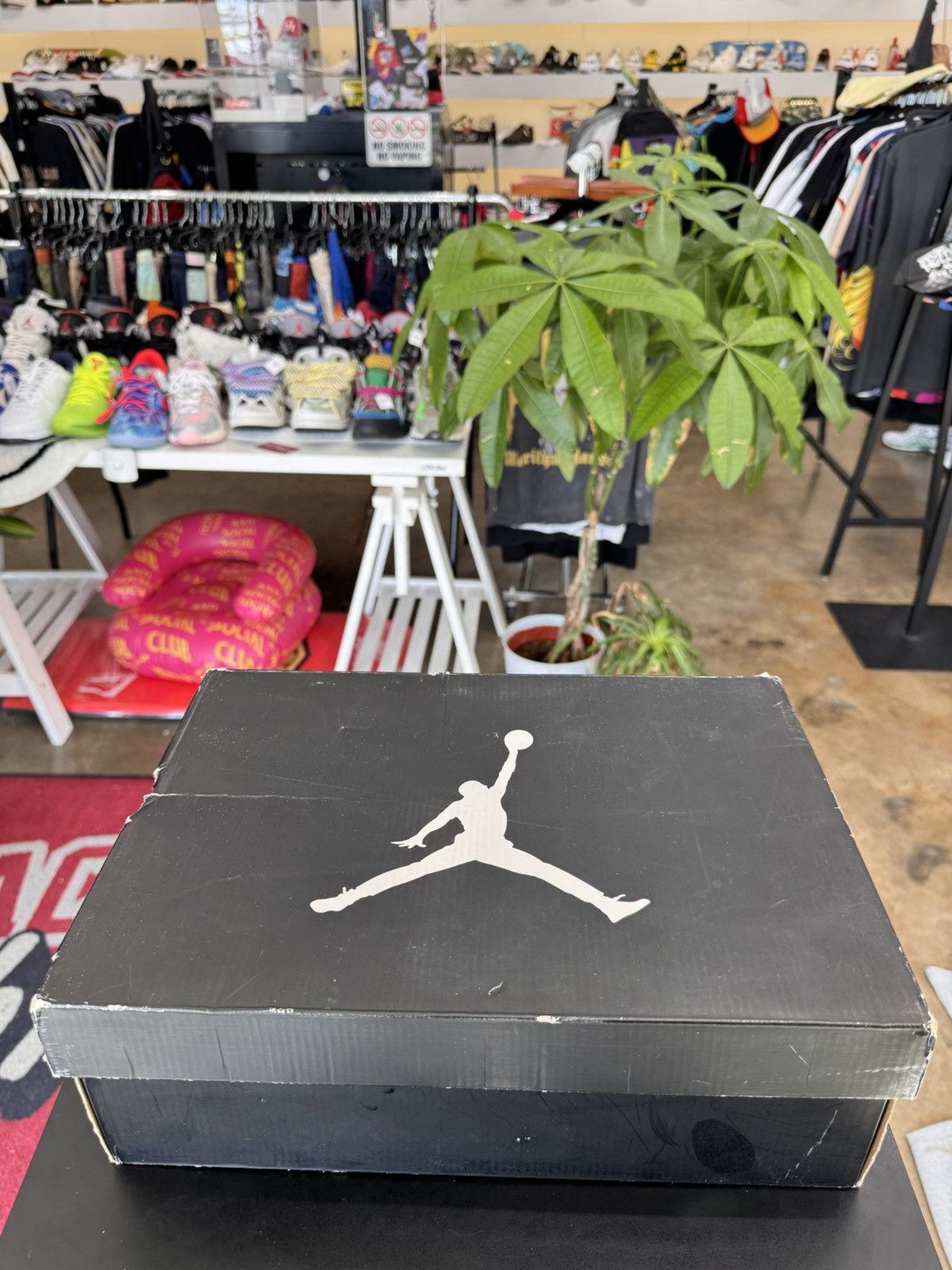 Jordan Brand Air Jordan 11 Low Infrared Size 11.5 (2014) Size US 11.5 / EU 44-45 - 13 Thumbnail