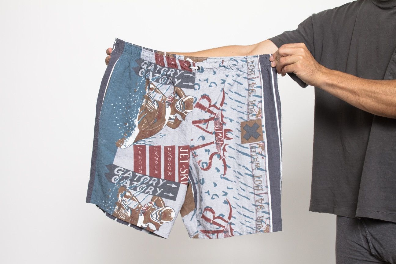 Vintage BLUE ALL OVER PRINT AND STRIPED GRAPHIC SWIM SHORTS Size US 36 / EU 52 - 5 Thumbnail