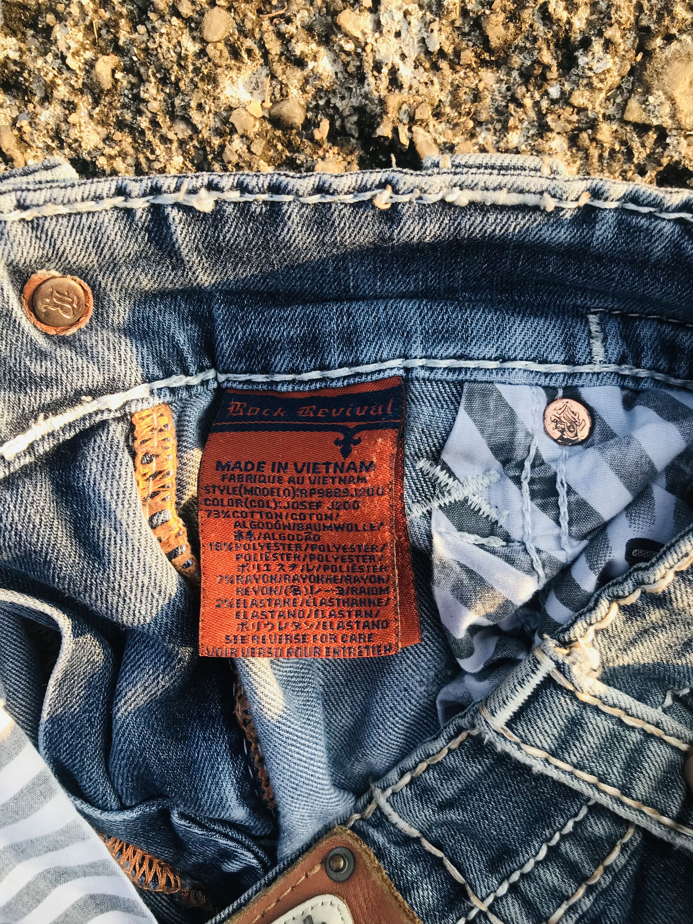 Rock Revival Double pocket Rock Revival distressed flared jeans Size US 33 - 20 Thumbnail