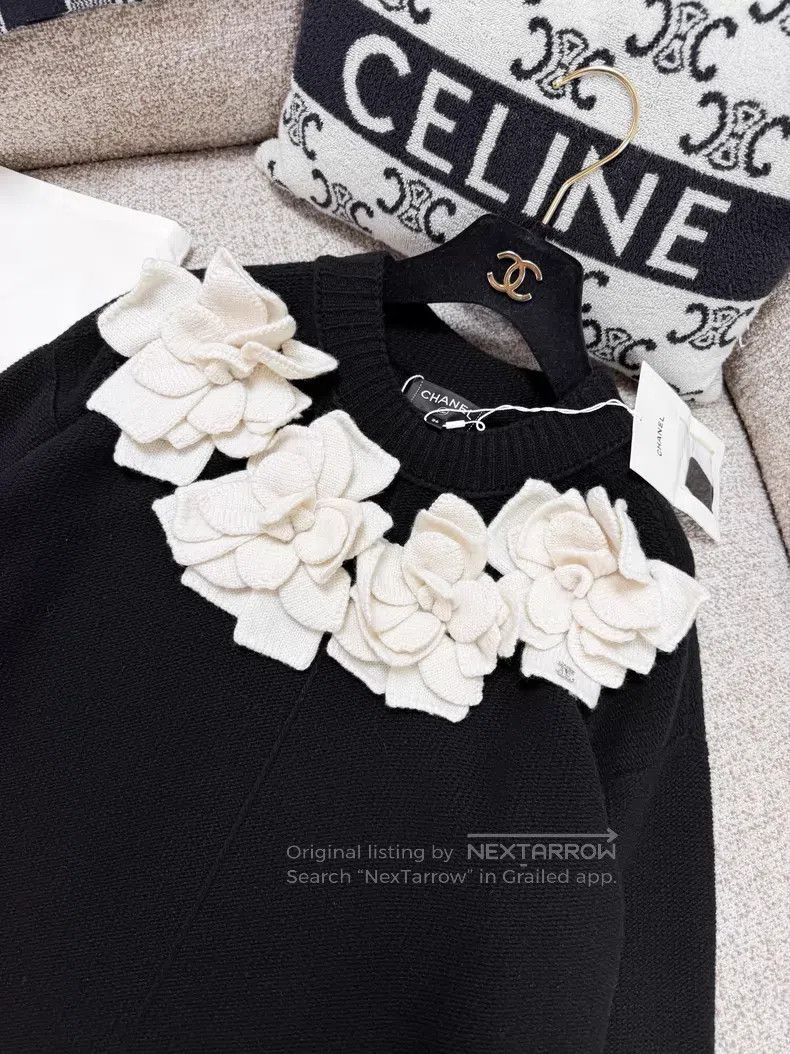 Chanel Chanel White three-dimensional camellia knitted dress Size XS / US 0-2 / IT 36-38 - 4 Thumbnail