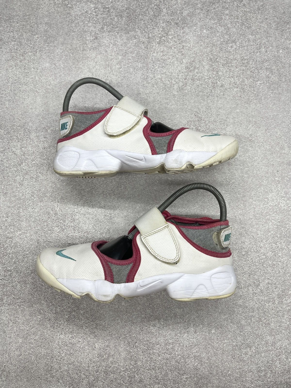 Nike Vintage Nike Rift Tabi Sandals Sneakers Shoes Swoosh White Size US 6 / IT 36 - 3 Thumbnail