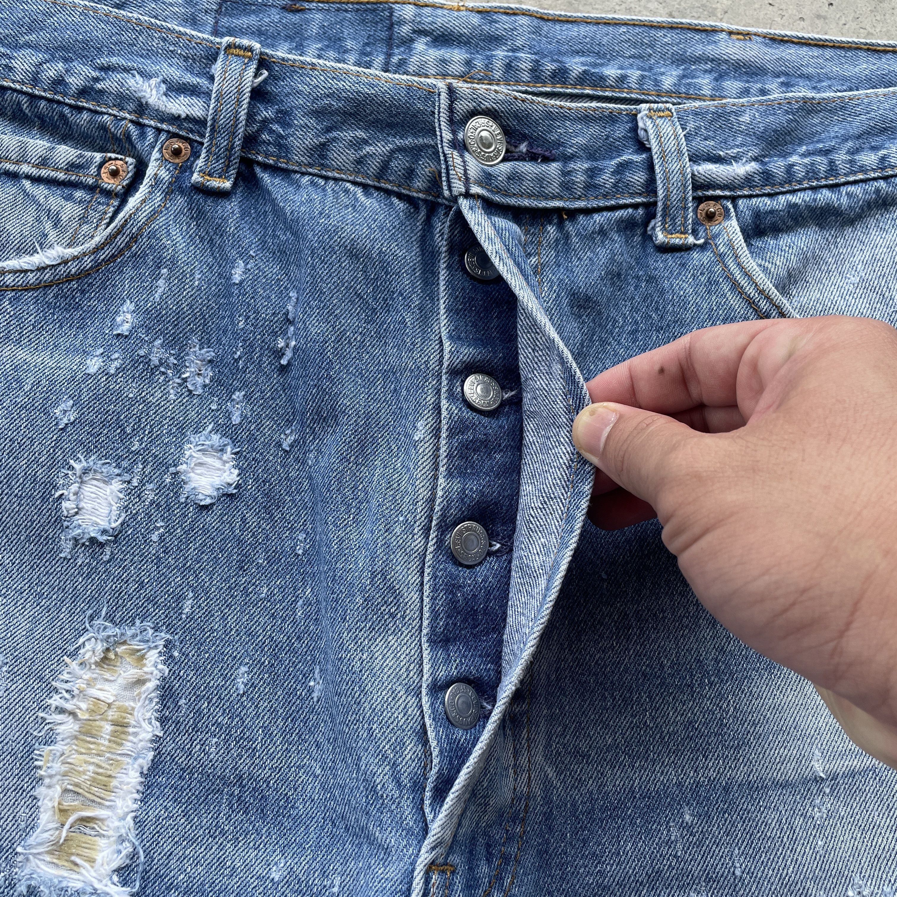 Levi's Vintage Clothing Vintage Levi’s 501 USA Sick Denim Jeans Pants Thrashed W37 Size US 37 - 8 Thumbnail