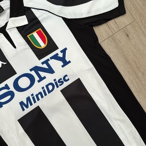Kappa Zinedine Zidane Juventus 97/98 Home Retro Black Soccer Jerse Size US L / EU 52-54 / 3 - 5 Thumbnail