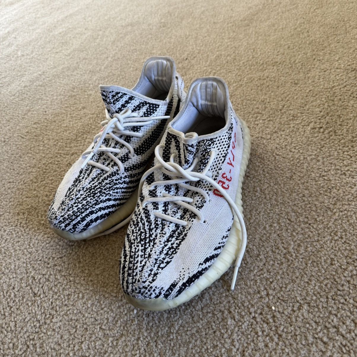 Yeezy Yeezy Zebras Size US 11 / EU 44 - 1 Thumbnail
