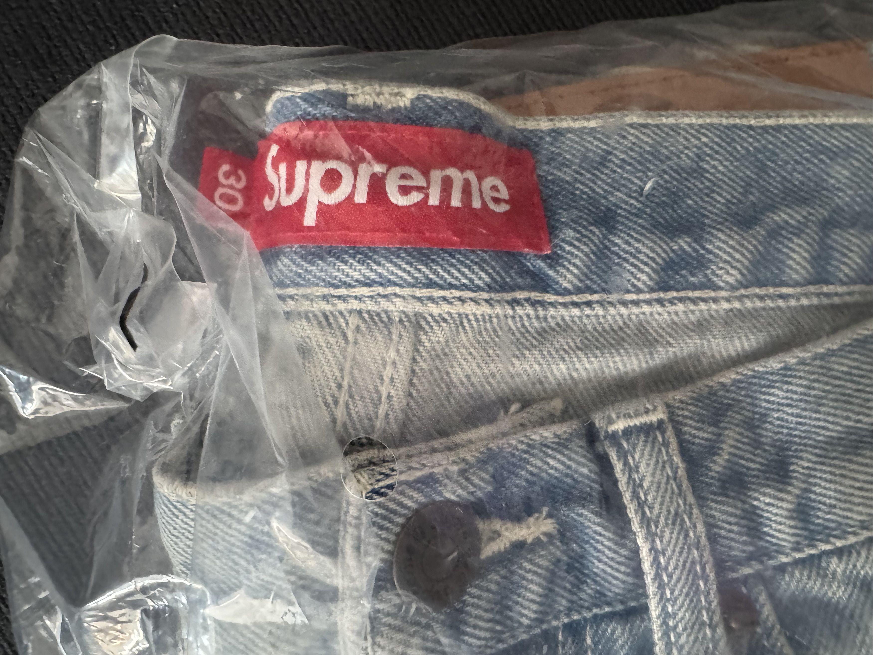 Supreme Script Baggy Denim Short Size US 30 / EU 46 - 4 Thumbnail