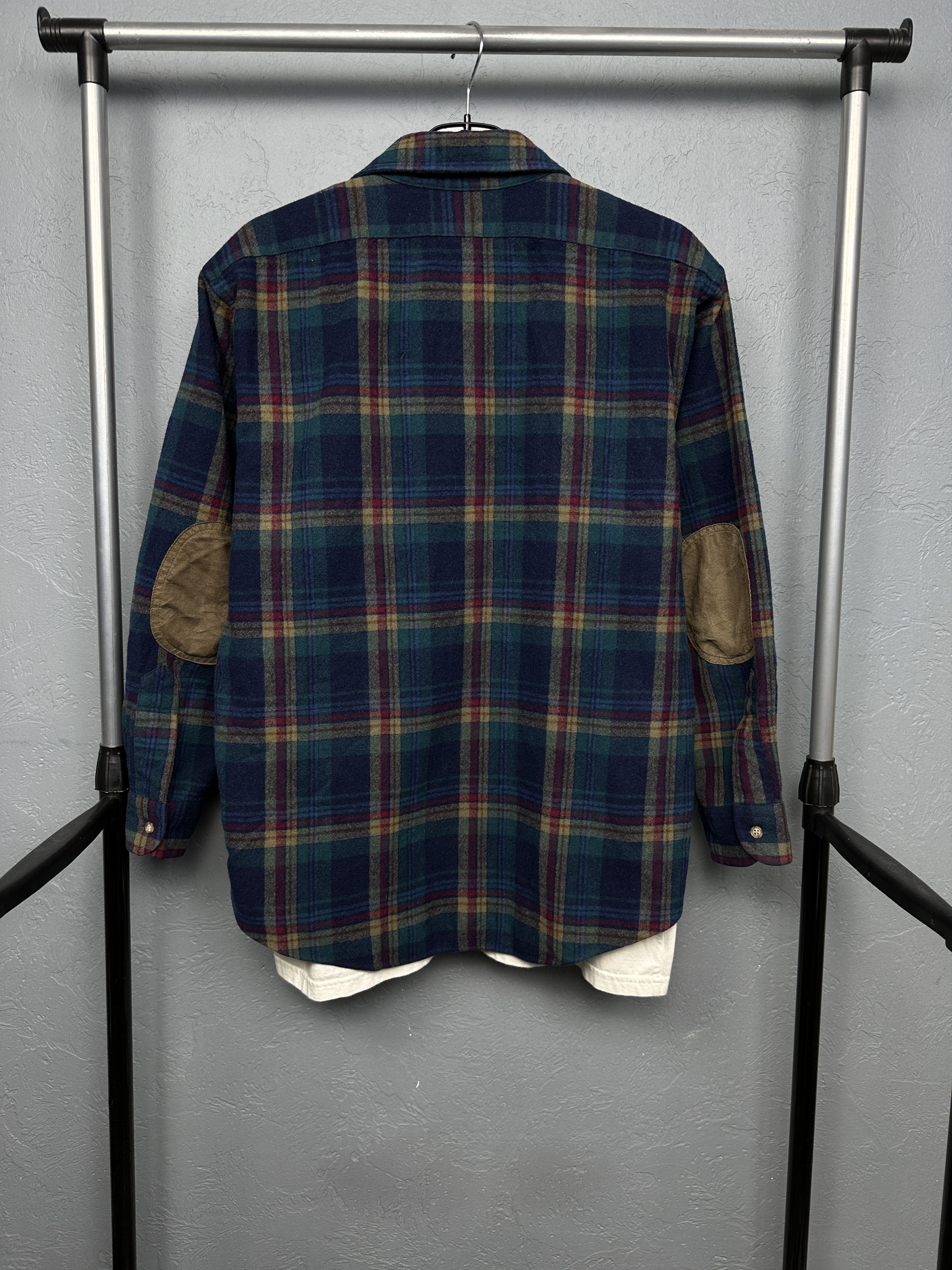 Pendleton Pendleton Vintage Mens Wool Flannel Plaid Shirt Made in USA Size US L / EU 52-54 / 3 - 4 Thumbnail