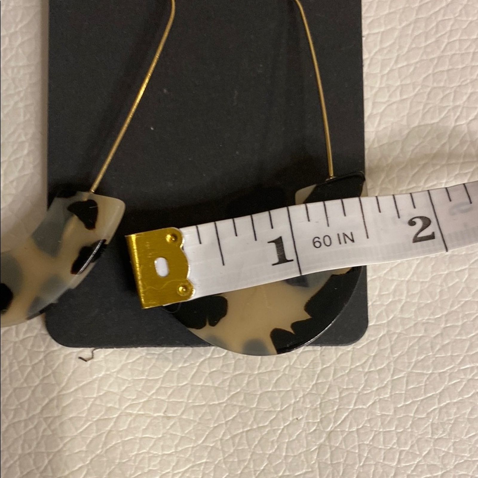 Other Tortoise Acrylic Hoop Earrings Gold Wire Minimalist Modern Size ONE SIZE - 7 Thumbnail
