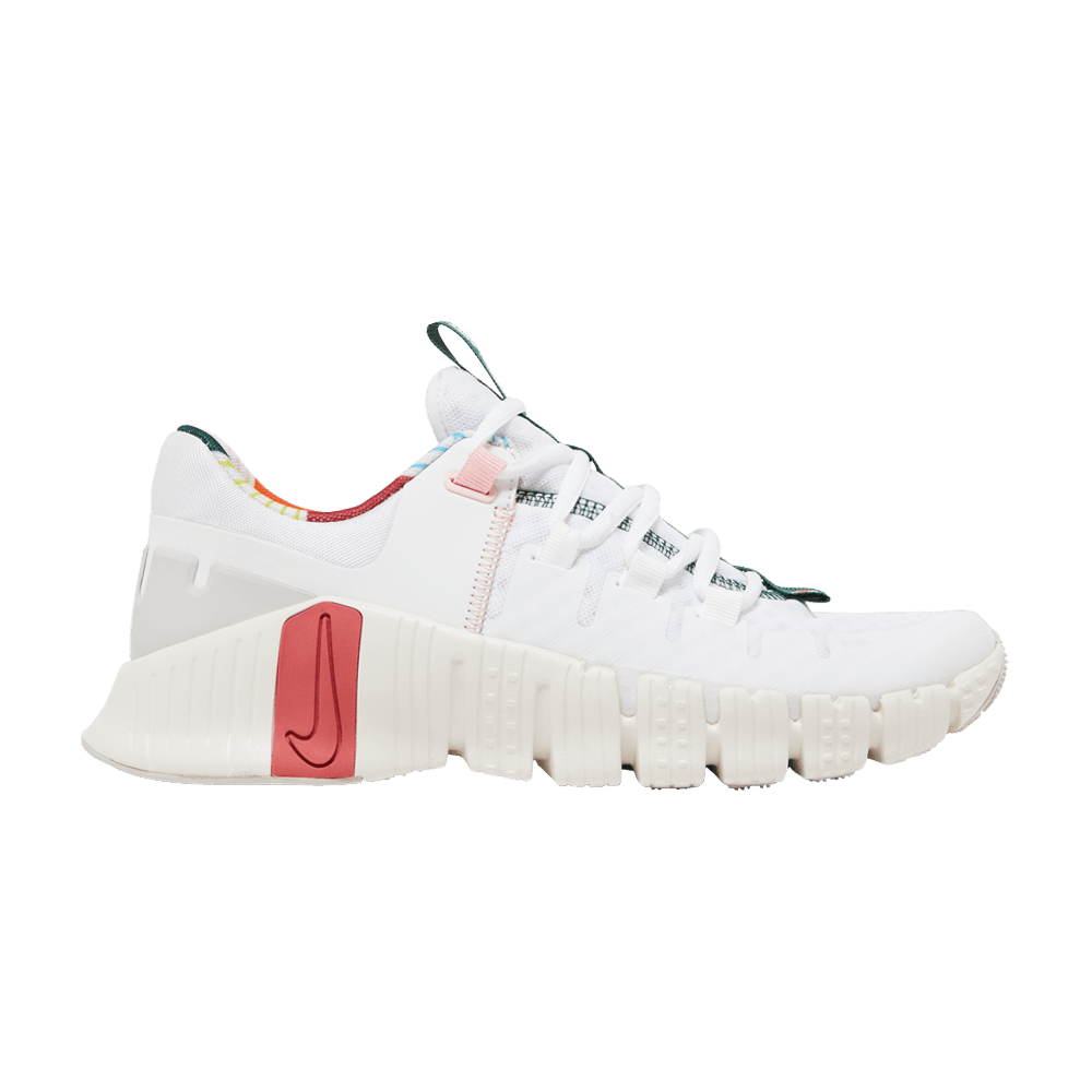 image of Nike Wmns Free Metcon 5 All Petals United Shoes in White, Women's (Size 7.5)