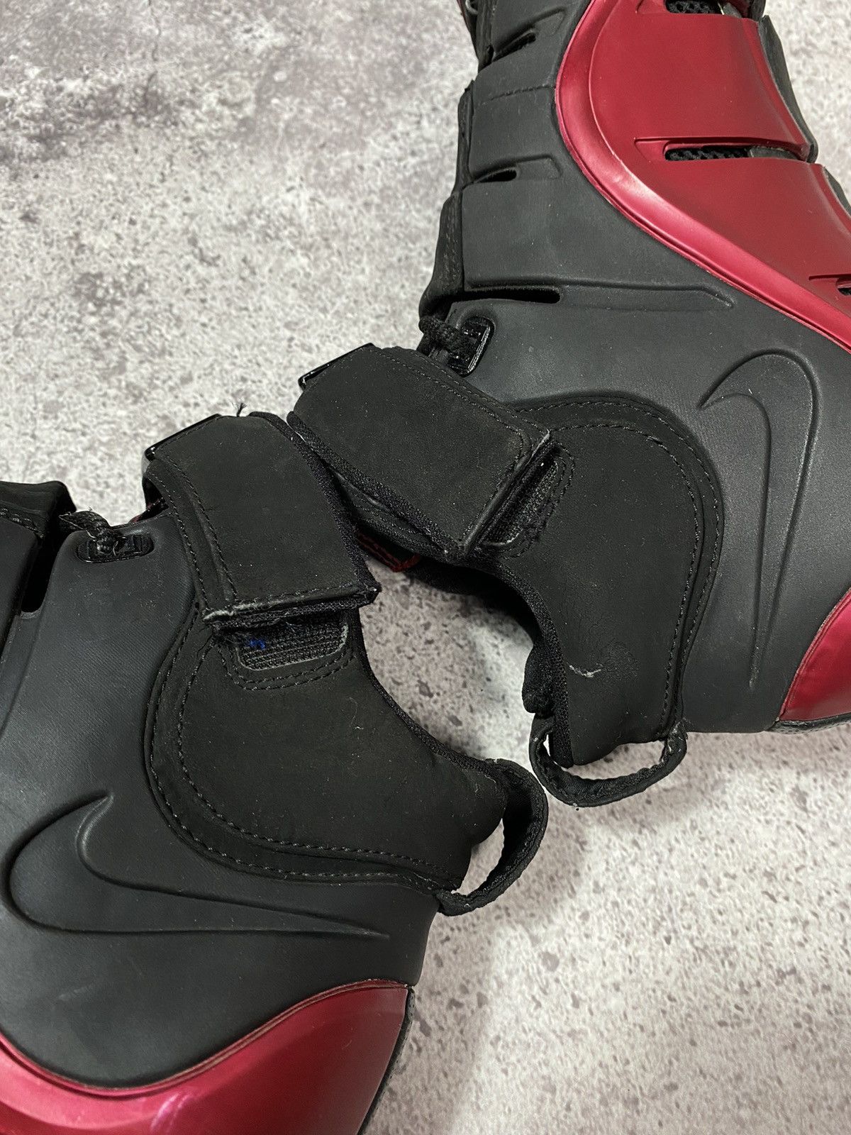 Nike NIKE LeBron 4 black Varsity Crimson Size US 9.5 / EU 42-43 - 13 Thumbnail