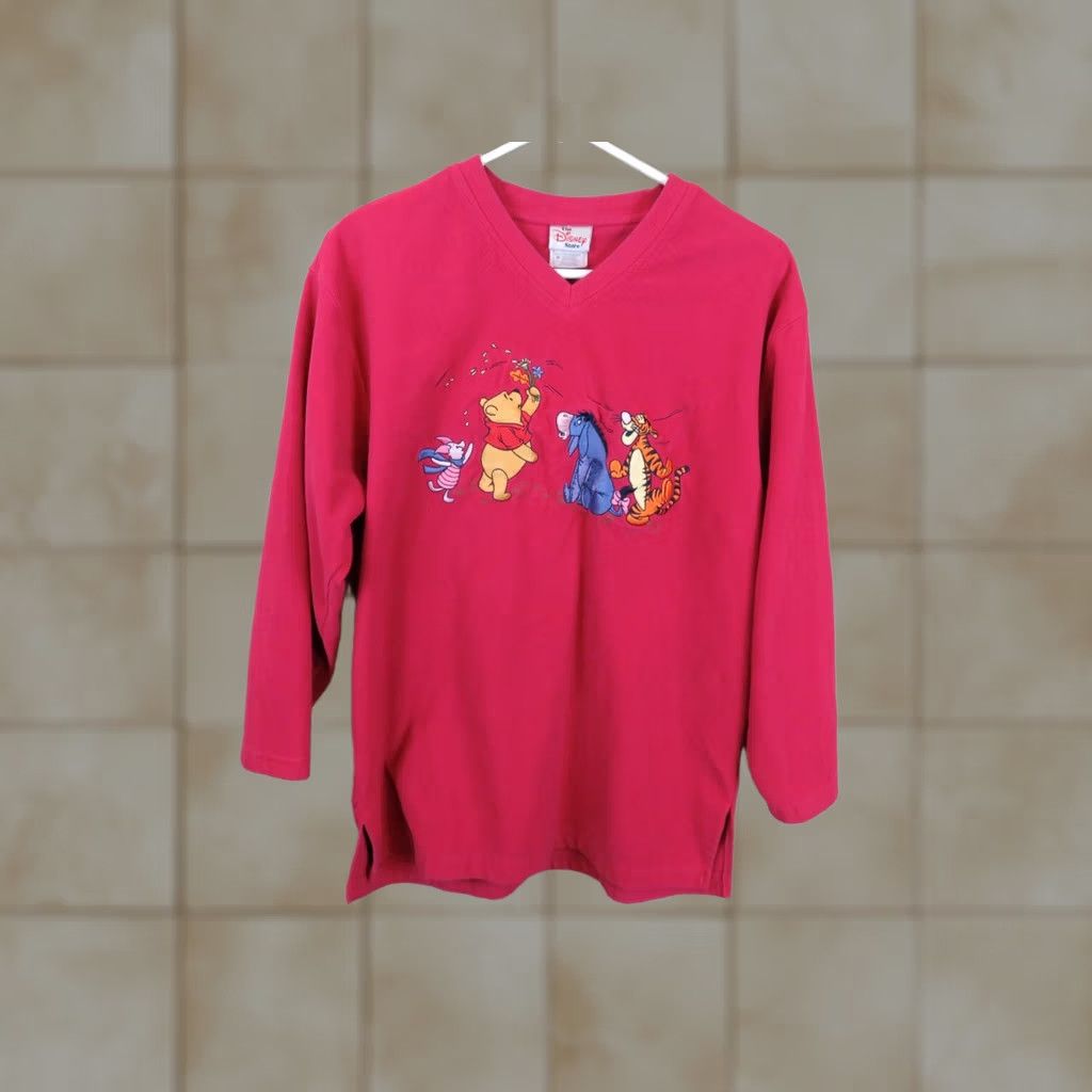 Disney VINTAGE Disney Pooh & Friends Sweatshirt M Womens Red Embroidered Fleece Pullover 100 Acre Woods Size M / US 6-8 / IT 42-44 - 1 Thumbnail