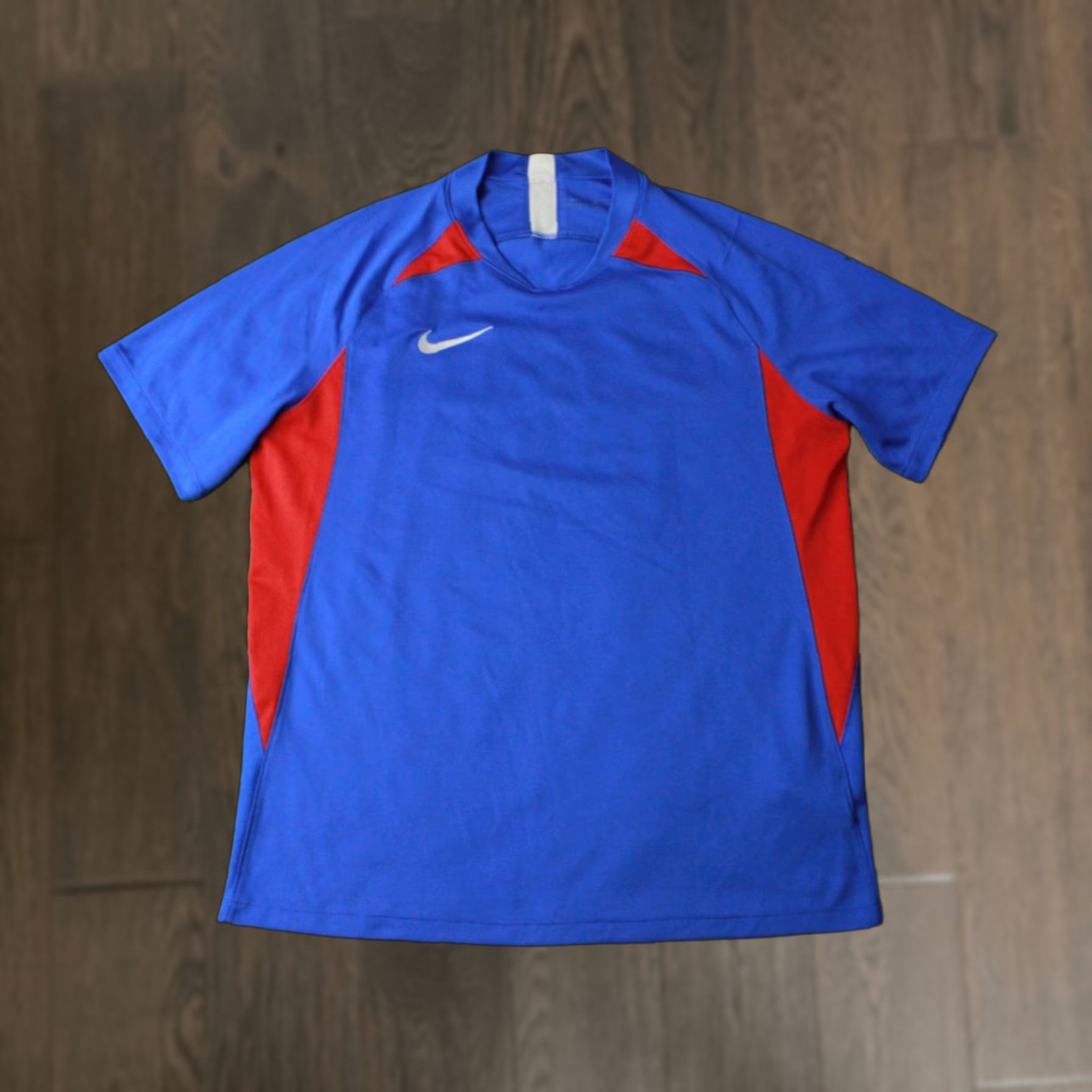 Nike Nike Dri-FIT Legend Original Mens Football Shirt XL Blue and Red Jersey Size US XL / EU 56 / 4 - 1 Thumbnail