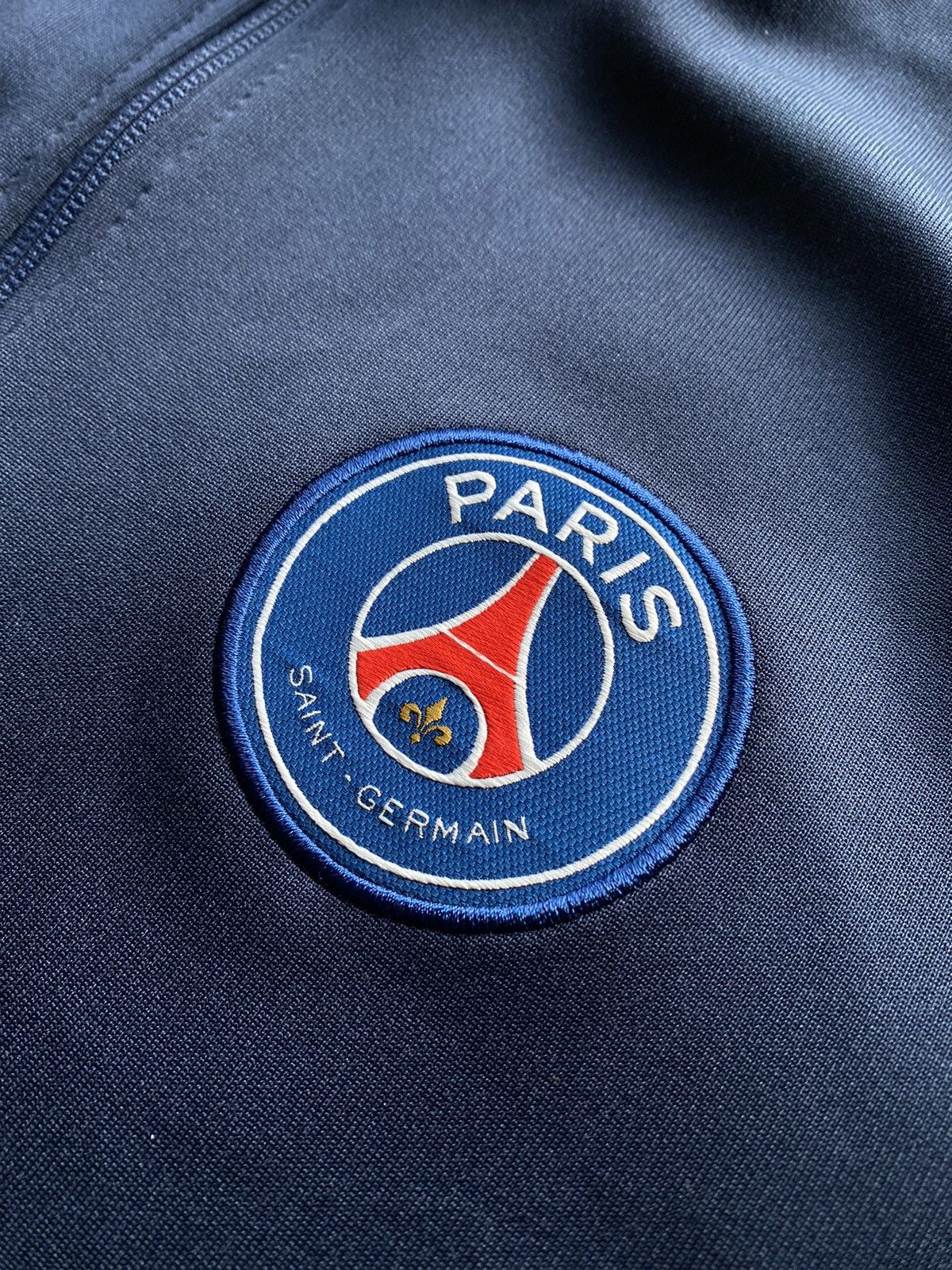 Nike Vintage 2015 Nike PSG Paris Saint German Track Jacket Size US M / EU 48-50 / 2 - 5 Thumbnail