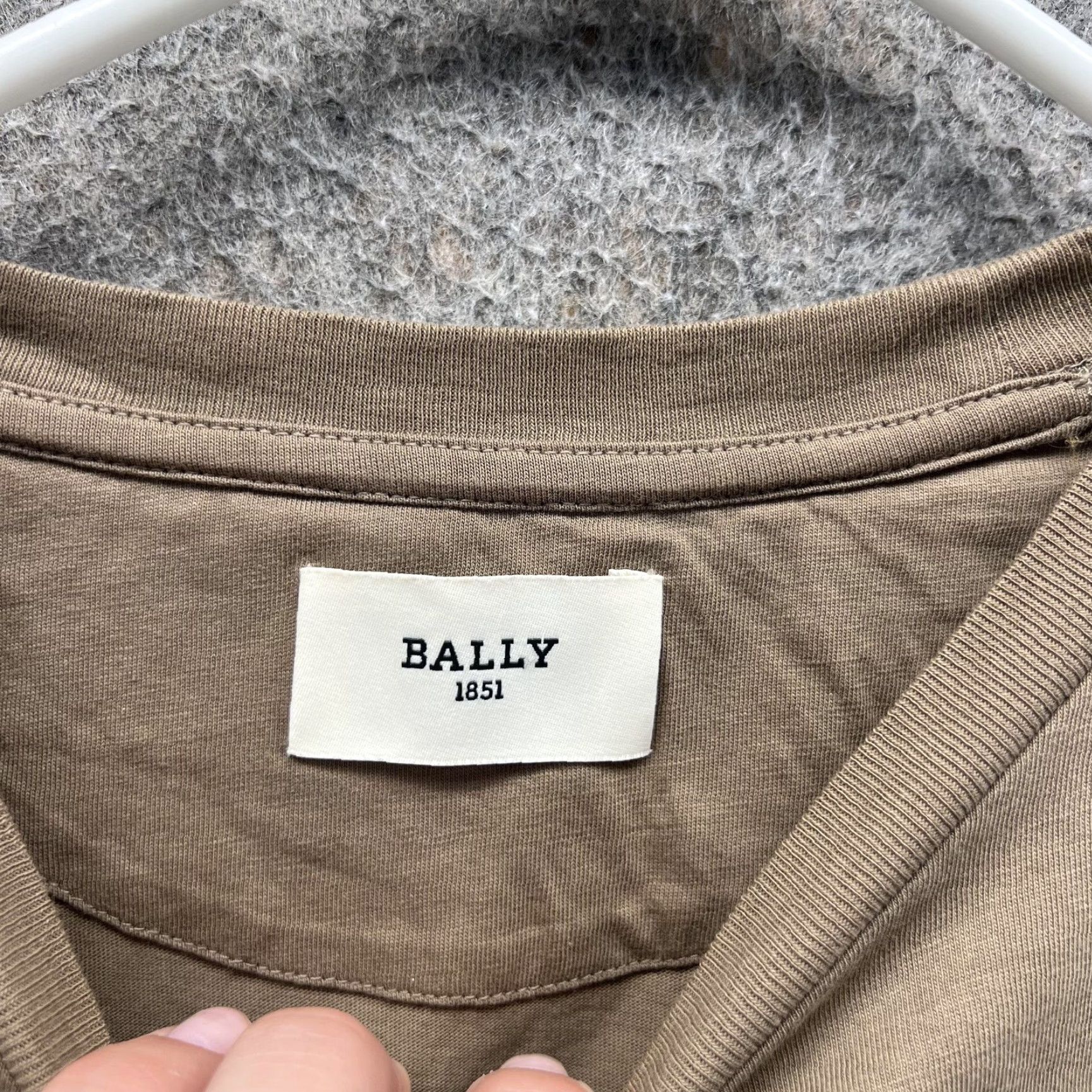 Bally Bally Shirt Mens 38 Brown Checkerboard Vita-Parcours Cotton Tee Graphic Shirt Mens 38 Beige Graphic Print Racing Cute Sports Tee Size US M / EU 48-50 / 2 - 6 Thumbnail