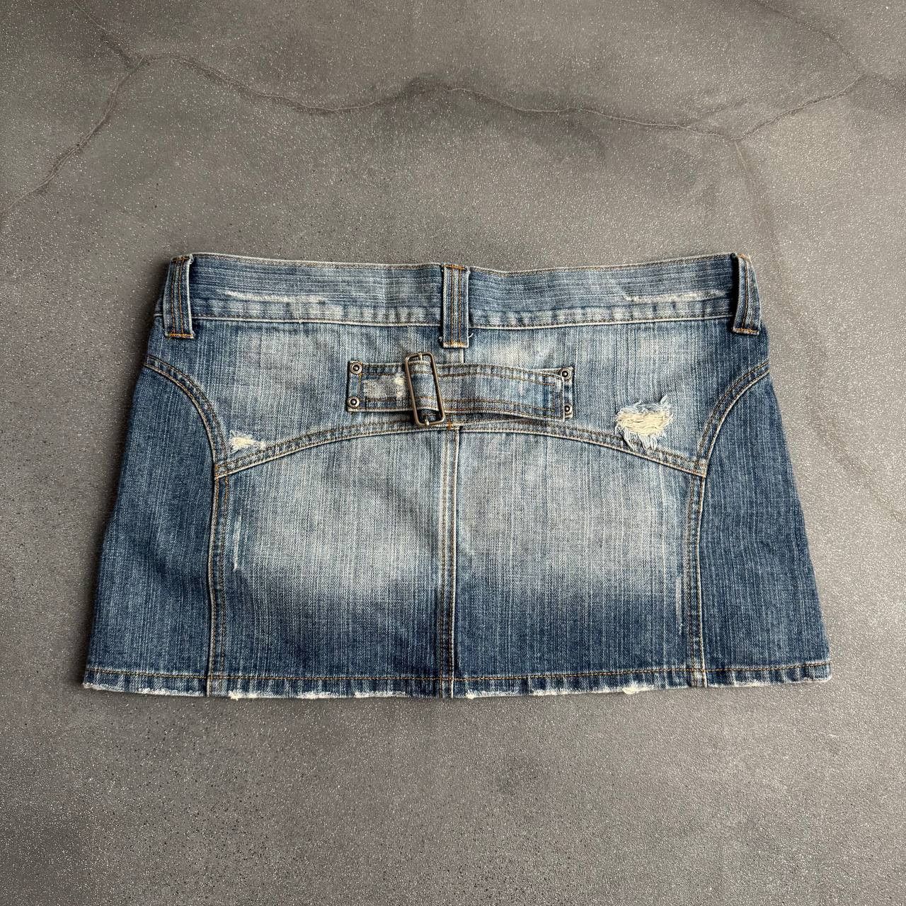 Japanese Brand Y2K Bondage Distressed Denim Mini Skirt Size 32" / US 10 / IT 46 - 2 Thumbnail