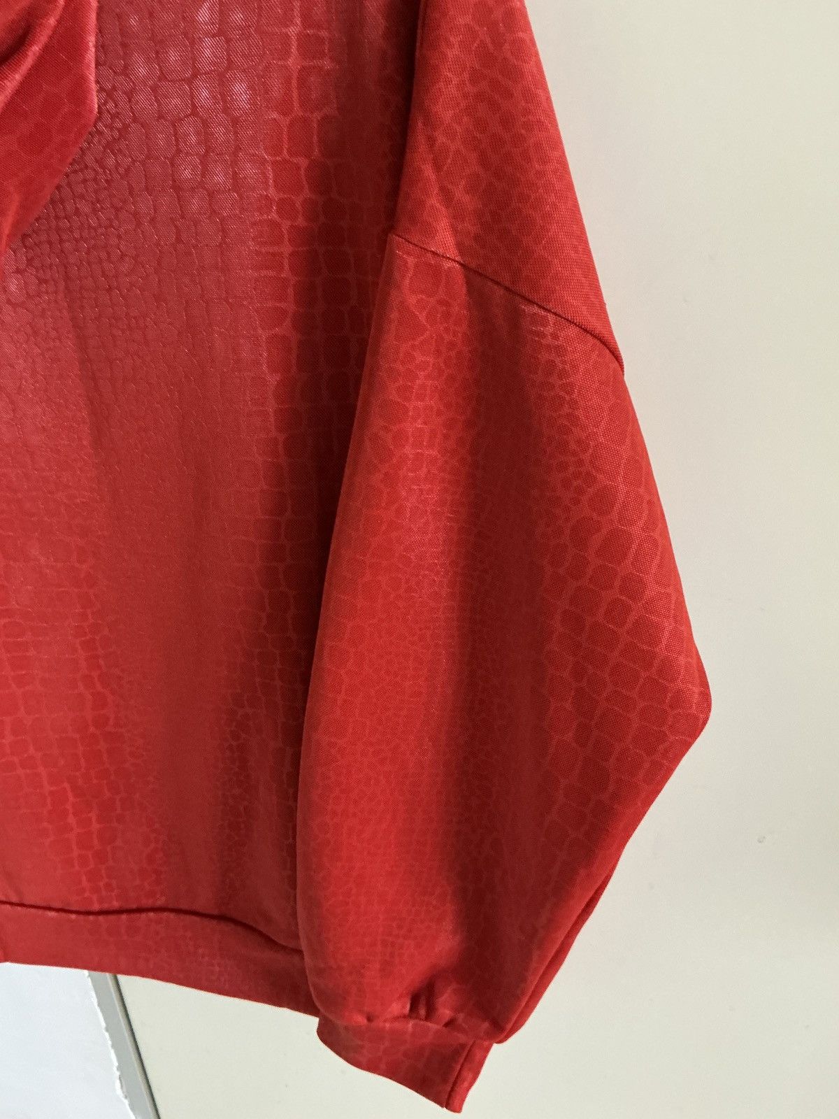 Other Luxury‑Vibe Red Hoodie w/ Gold Accents / size M Size M / US 6-8 / IT 42-44 - 14 Thumbnail