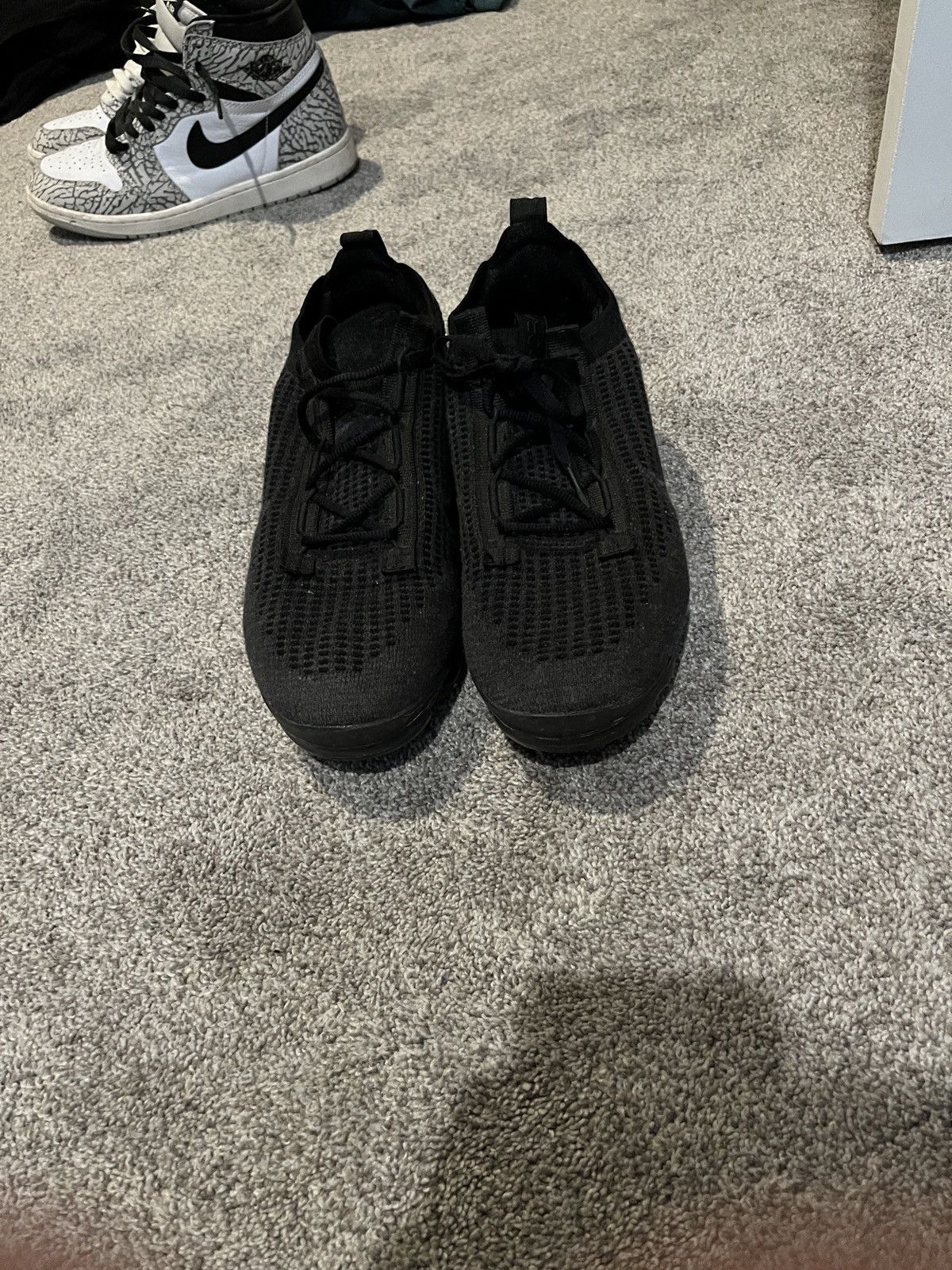 Nike Nike Mens Vapormax Size 8 Black Size US 8 / EU 41 - 2 Thumbnail