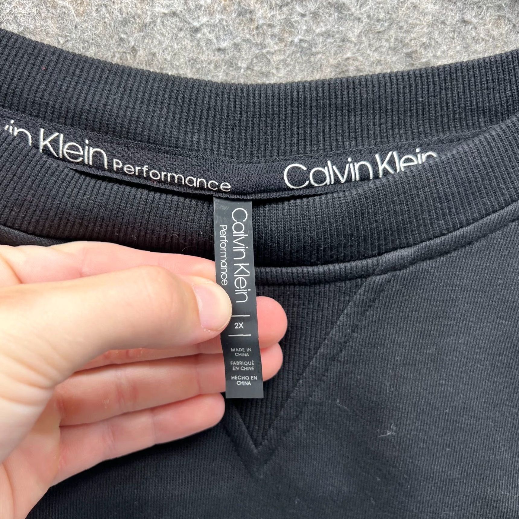 Calvin Klein VINTAGE Calvin Klein Sweater Womens 2X Black Crewneck Pullover Fleece Performance Fit Size XXL / US 16-18 / IT 52-54 - 7 Thumbnail