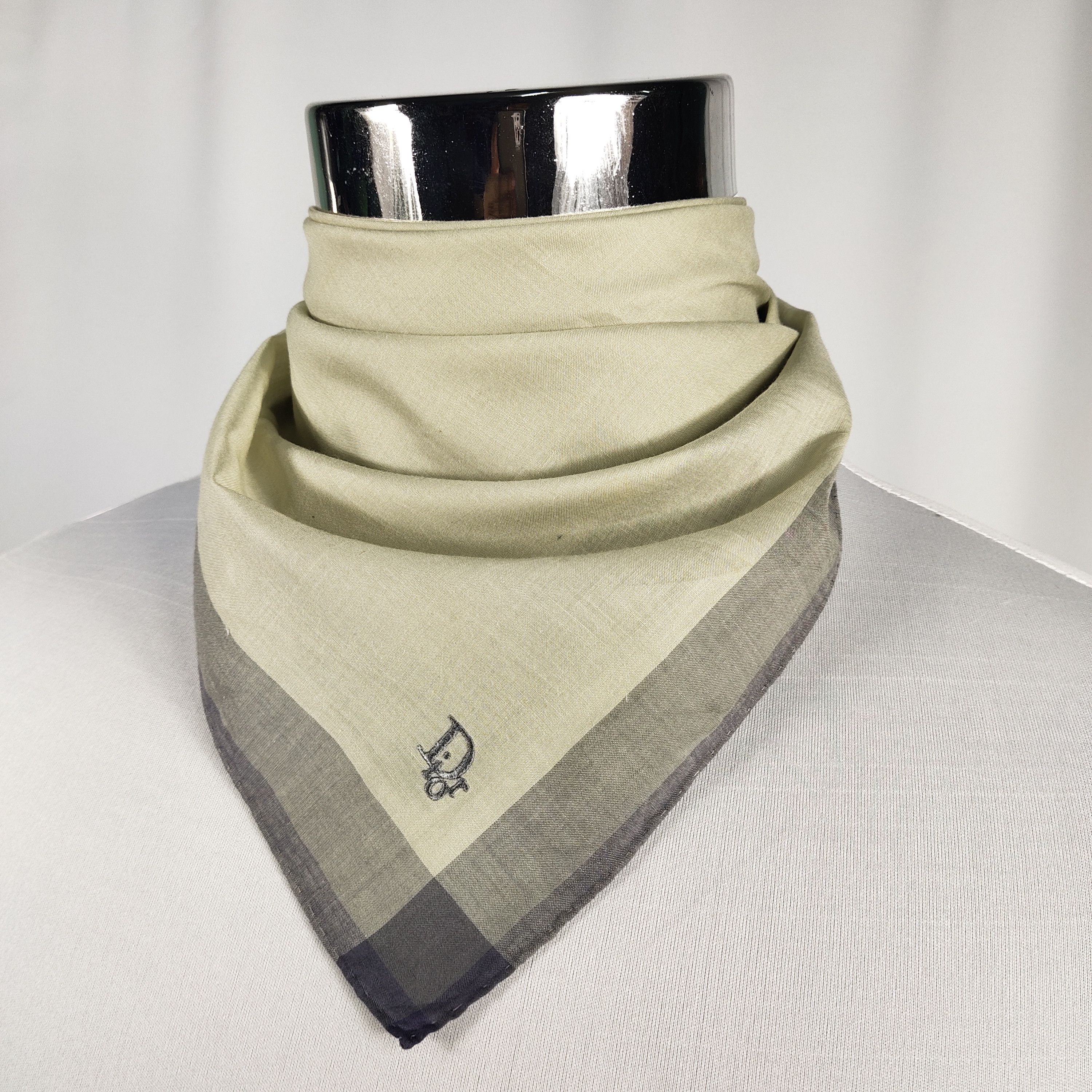Vintage Dior Handkerchief / Neckerchief / Bandana FZ463 Size ONE SIZE - 1 Thumbnail