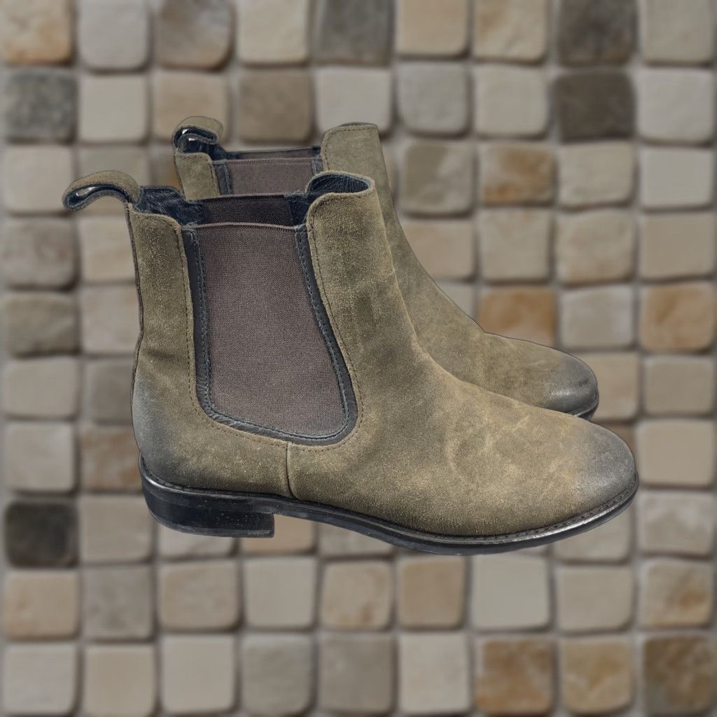 Thursday Boot Company VINTAGE Thursday Boot Company Womens Duchess Chelsea Dark Gray Brown Leather Chelsea Shoes 6.5 Womens Brown Leather Chelsea Size US 6.5 / IT 36.5 - 1 Thumbnail
